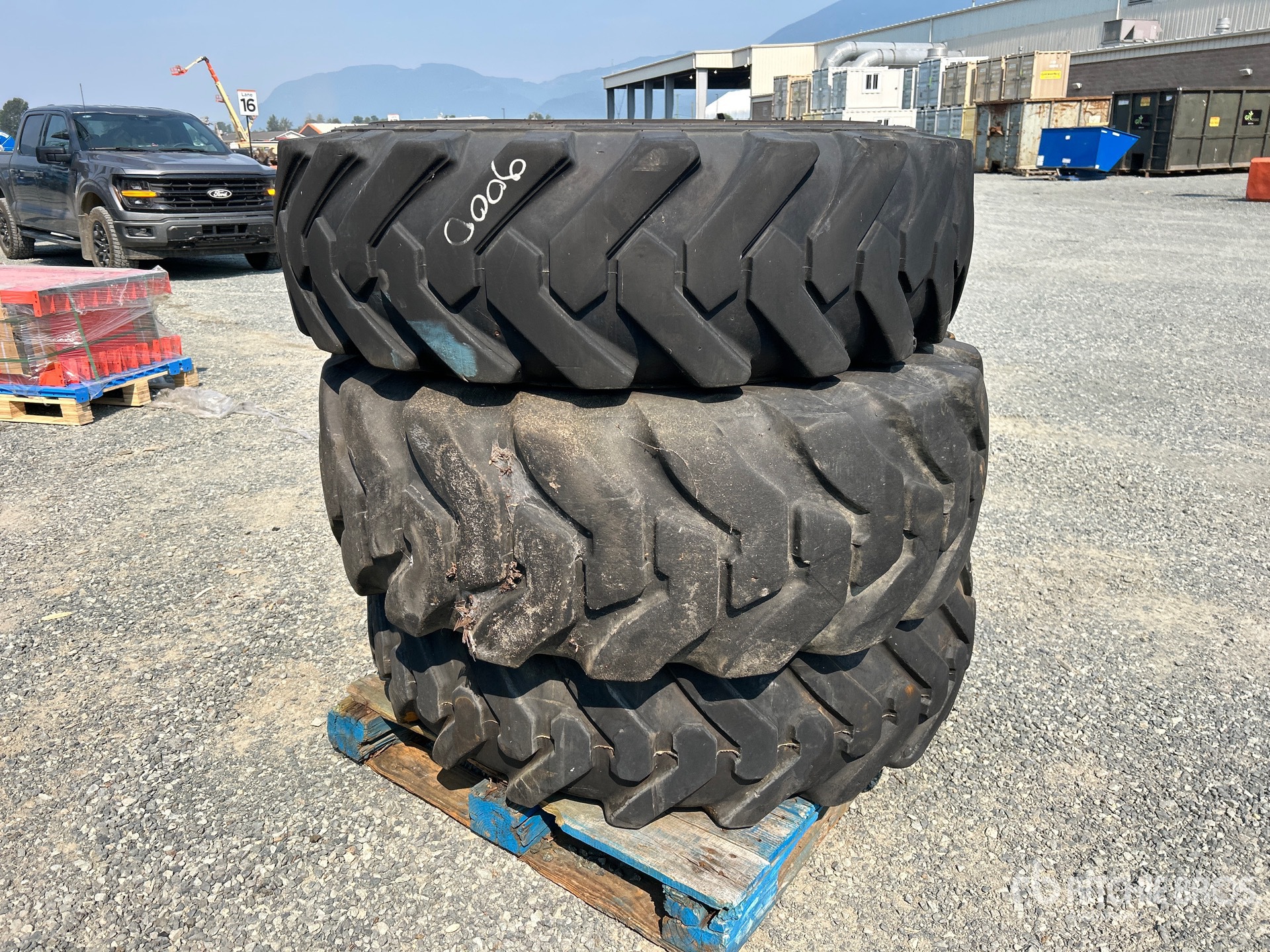 General Appearance with Picture, Right Rear Corner