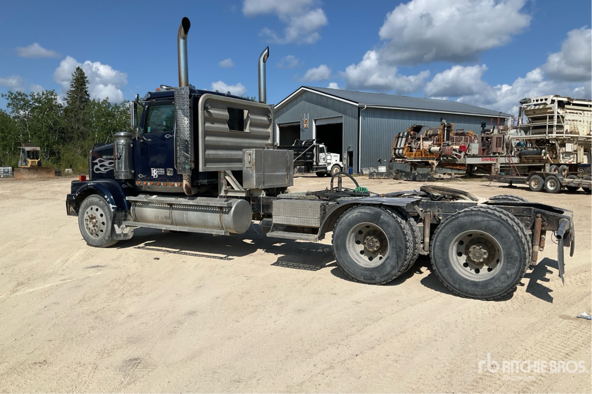 General Appearance with Picture, Left Rear Corner