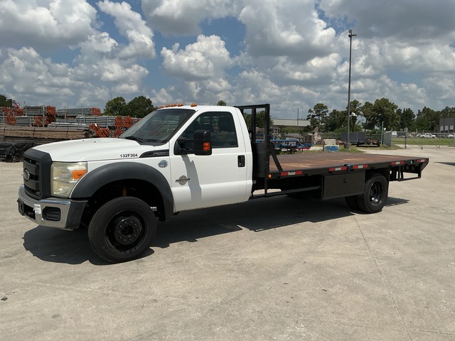 2014 Ford F-550 XL 4x2 Flatbed Truck