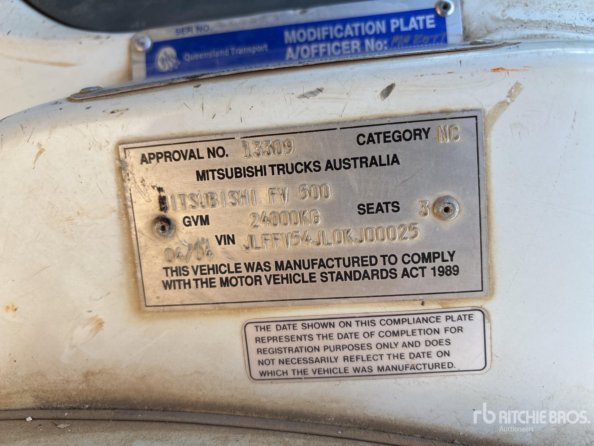 2004 Mitsubishi FV500