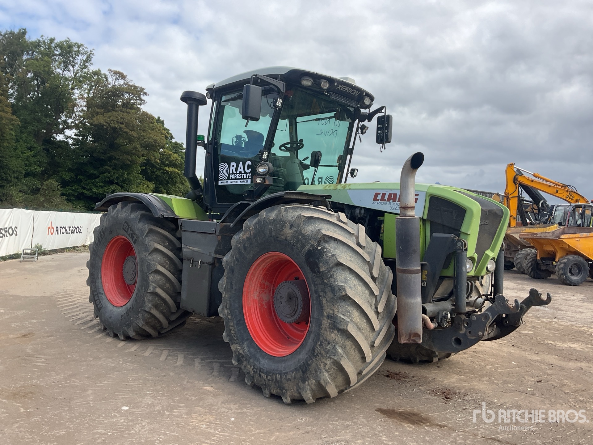 2011 Claas XERION 3300 TRA