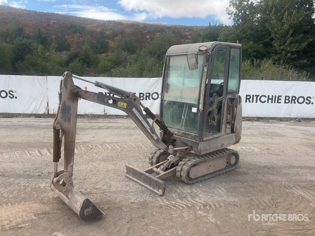 2013 Volvo EC17C Mini Excavator: <6.6t