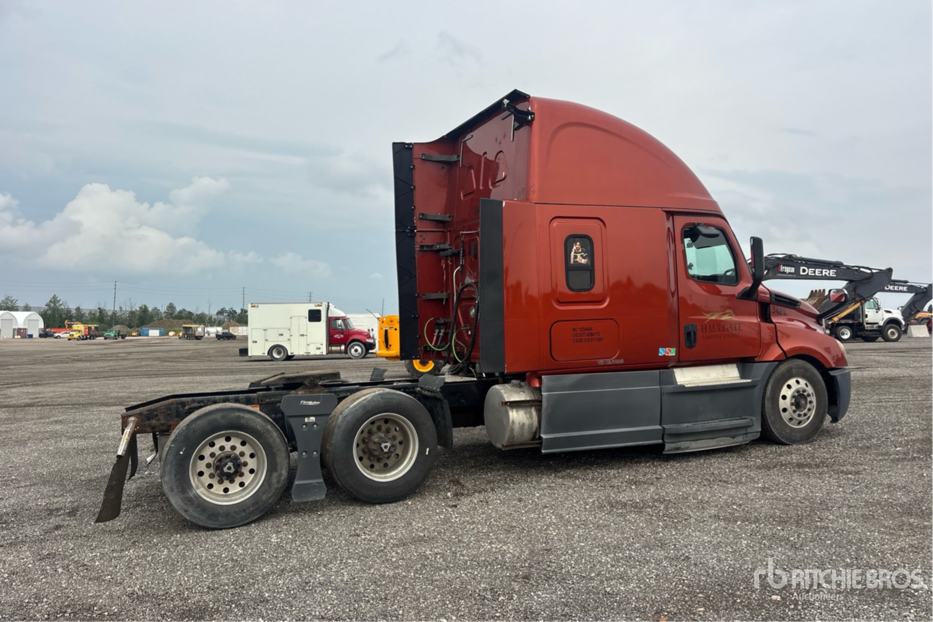 2019 Freightliner CASCADIA 126