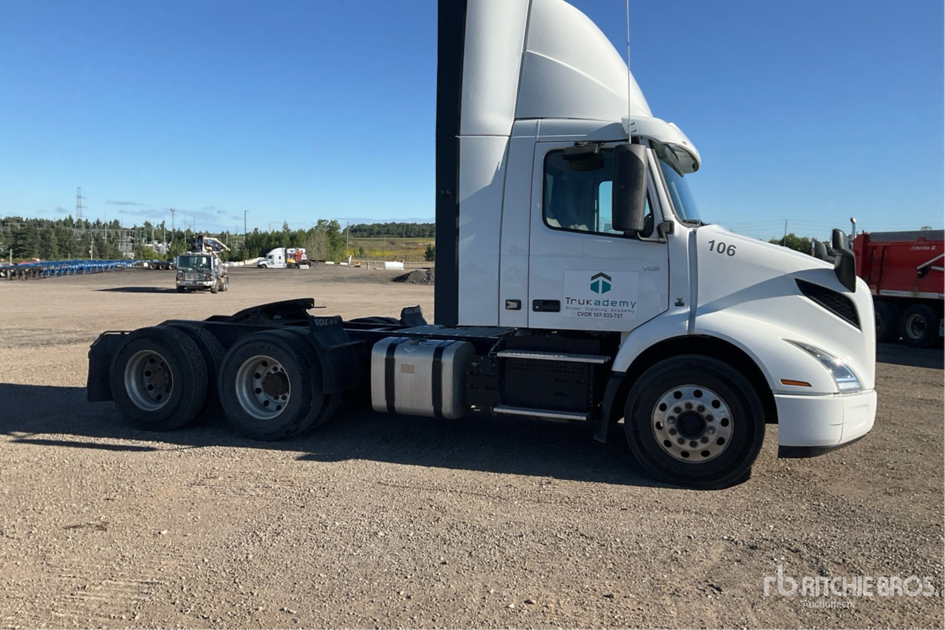 2022 Volvo VNR