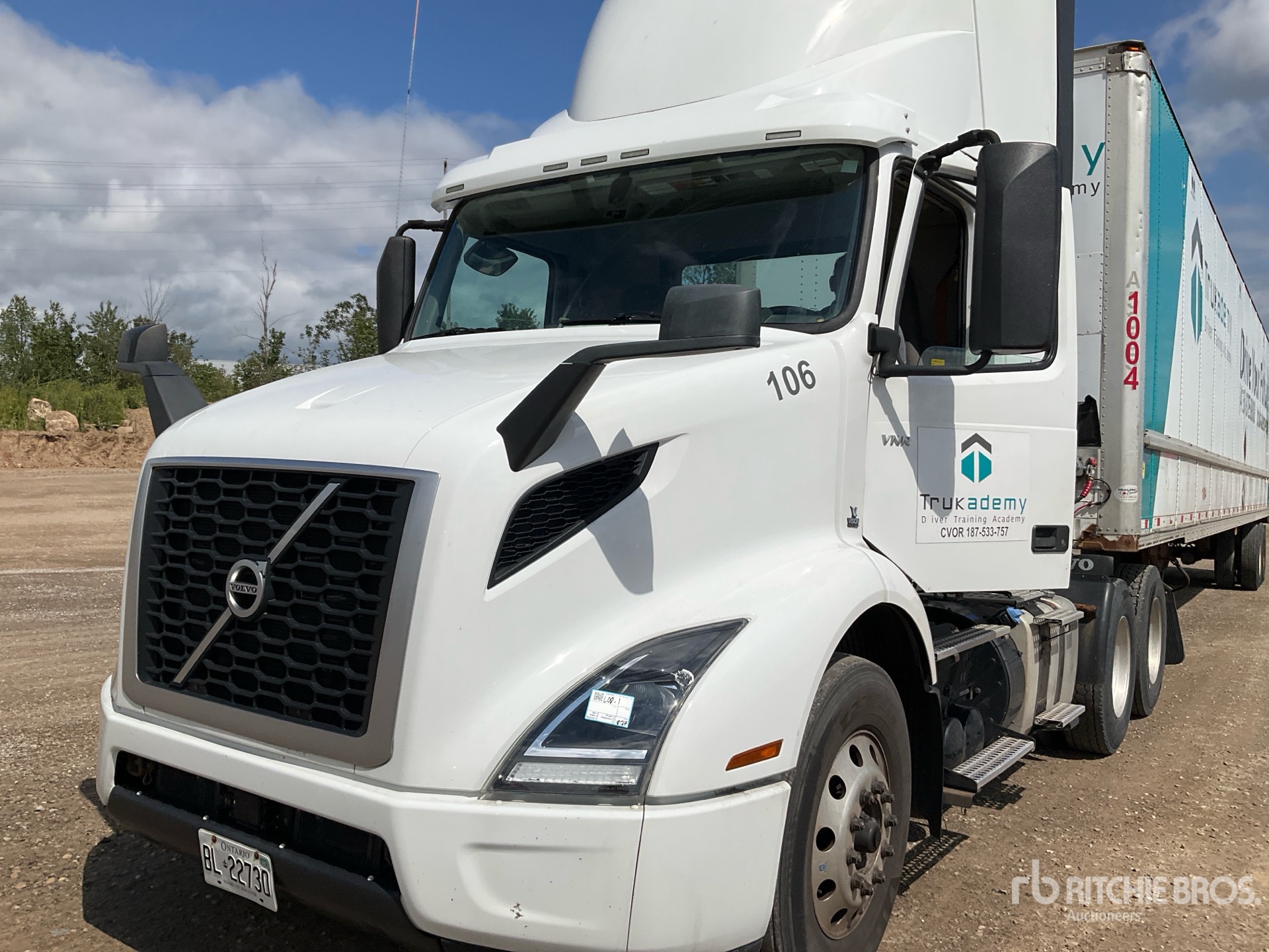 2022 Volvo VNR