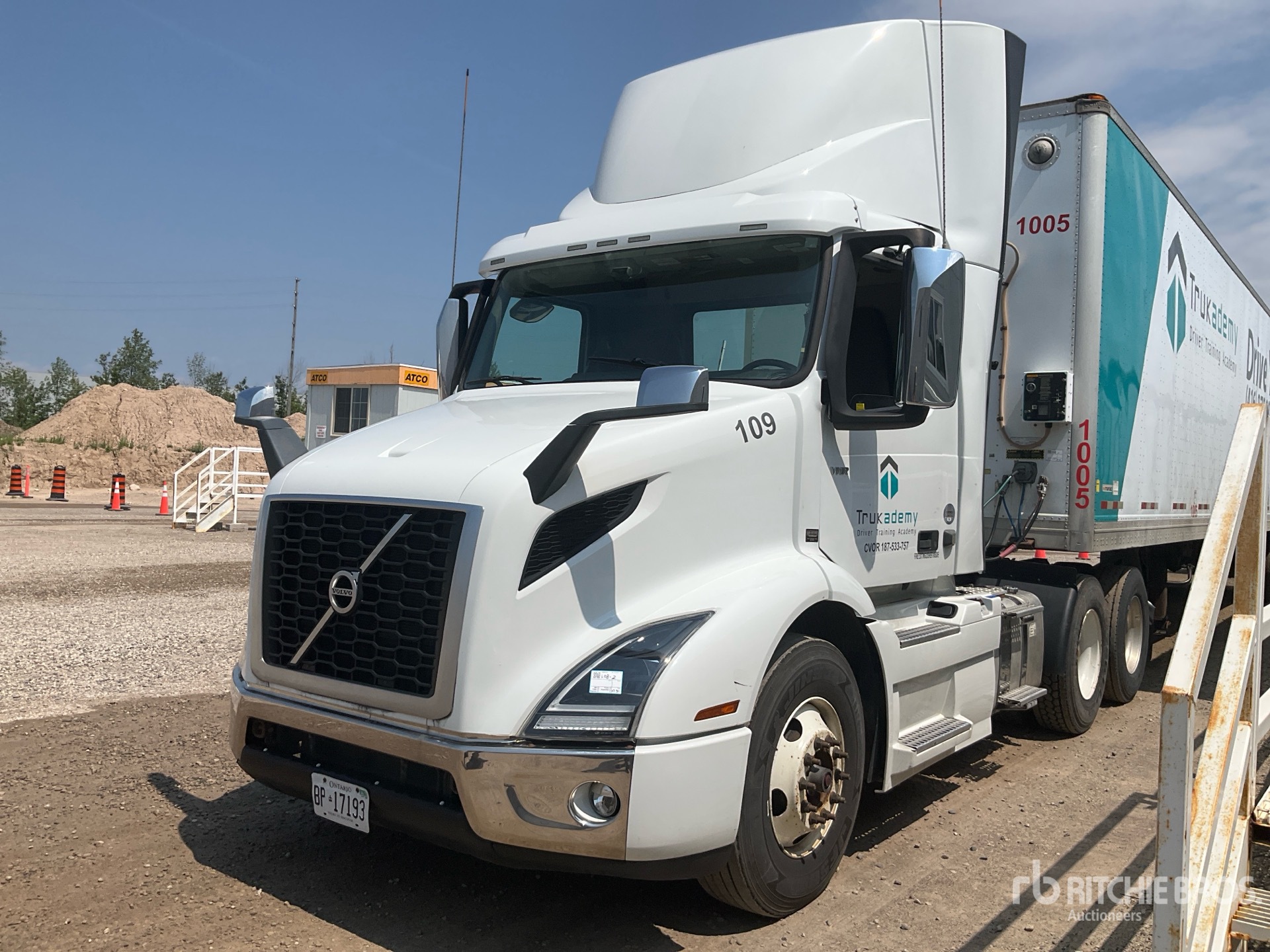 2020 Volvo VNR