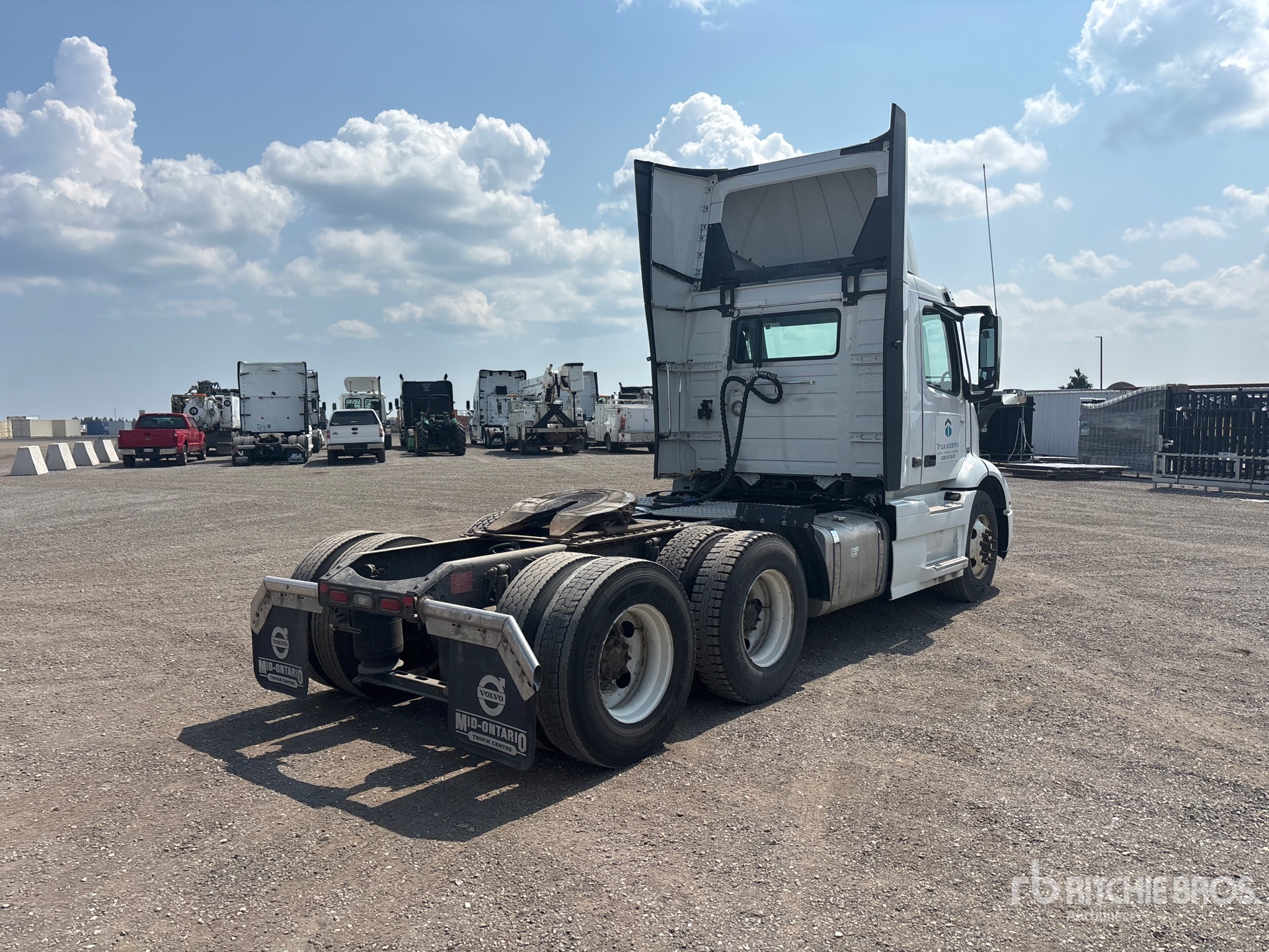 2020 Volvo VNR