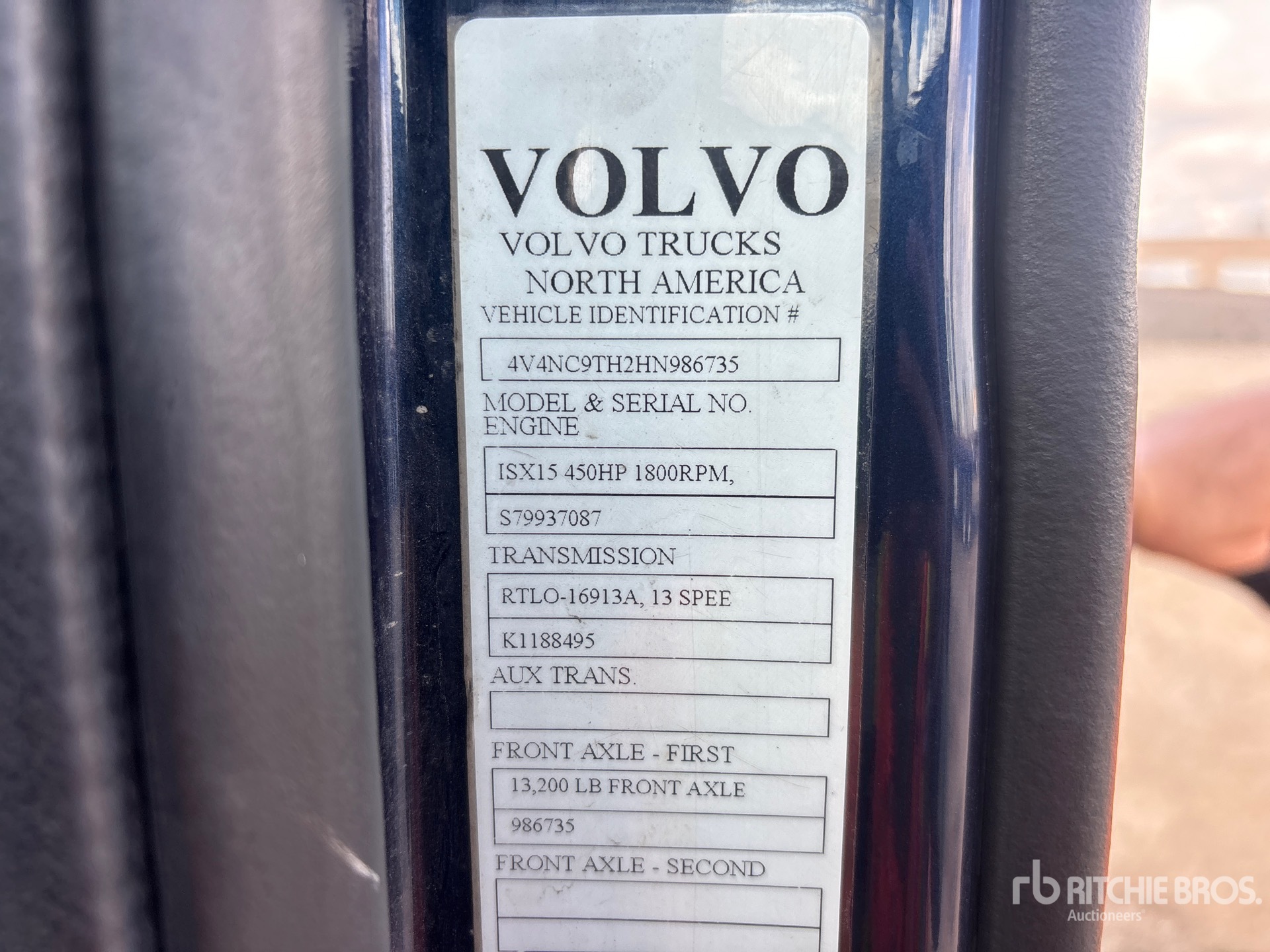 2017 Volvo VNL