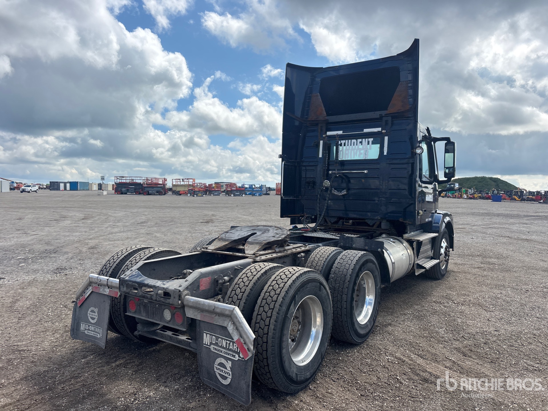 2017 Volvo VNL