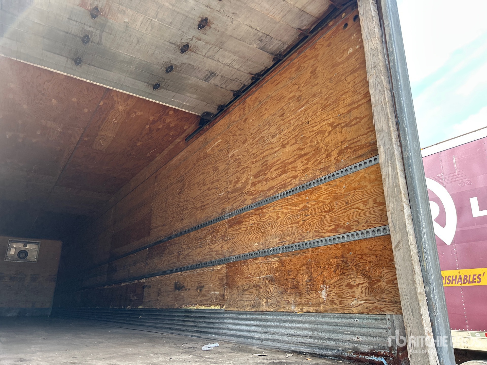 2012 Manac 48 ft x 102 in T/A Heated