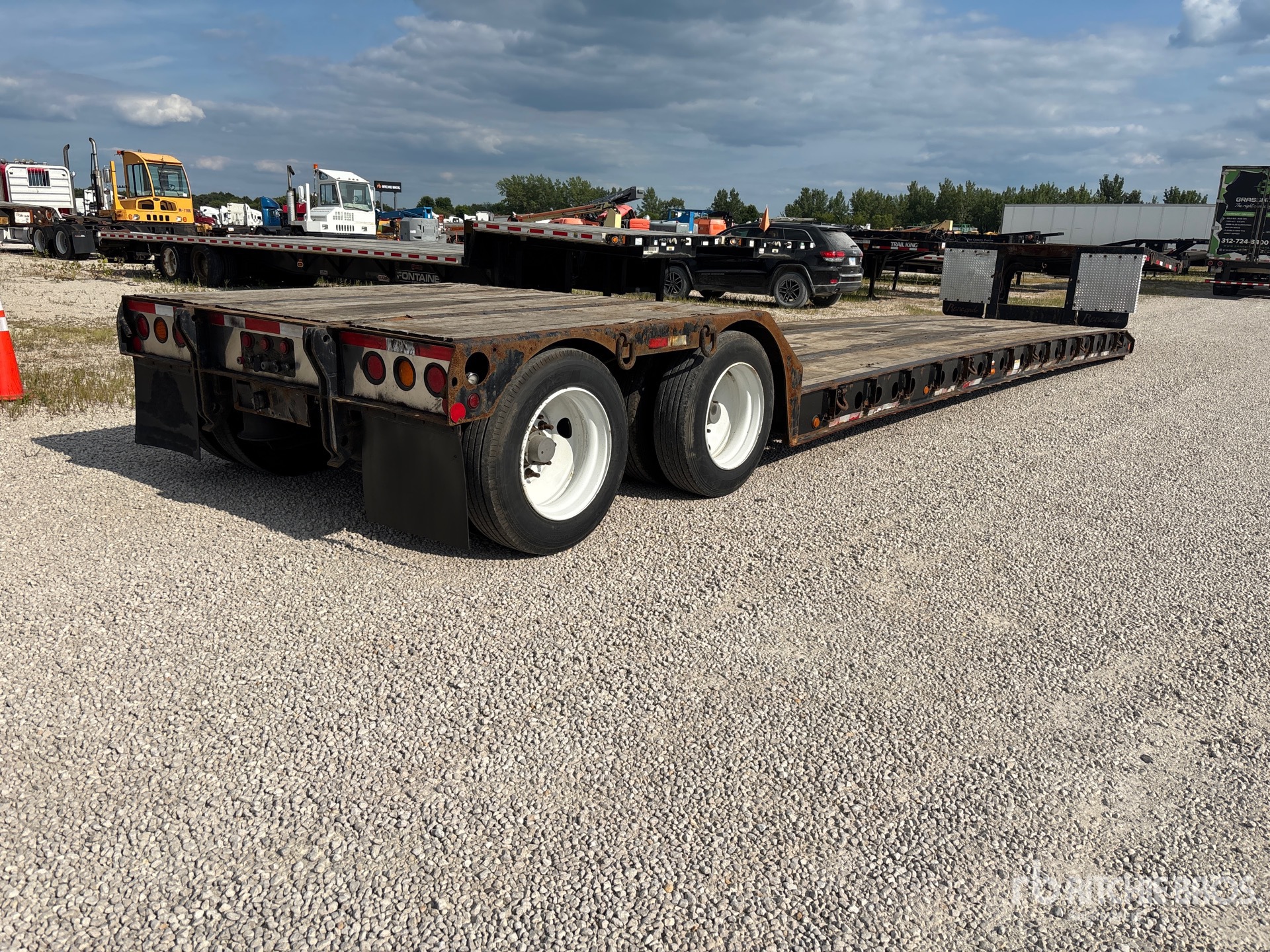 General Appearance with Picture, Right Rear Corner