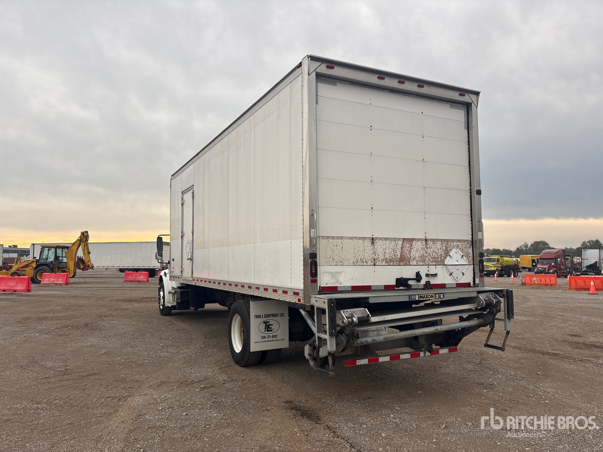 2018 Freightliner M2 106