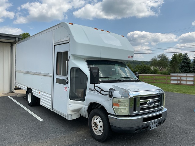 2008 Ford E-350 CUTAWAY Cargo Van