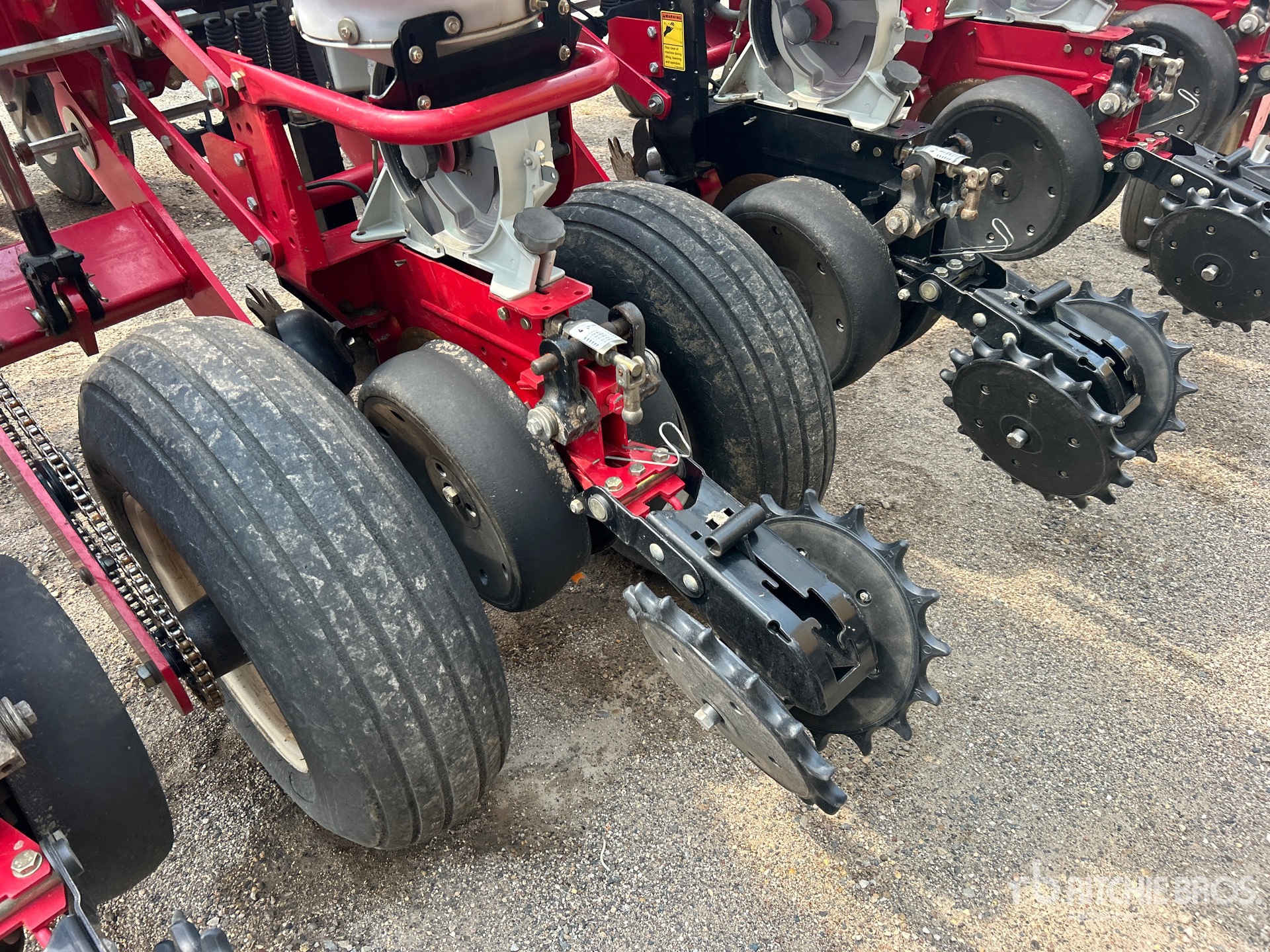 2013 Massey Ferguson 8186