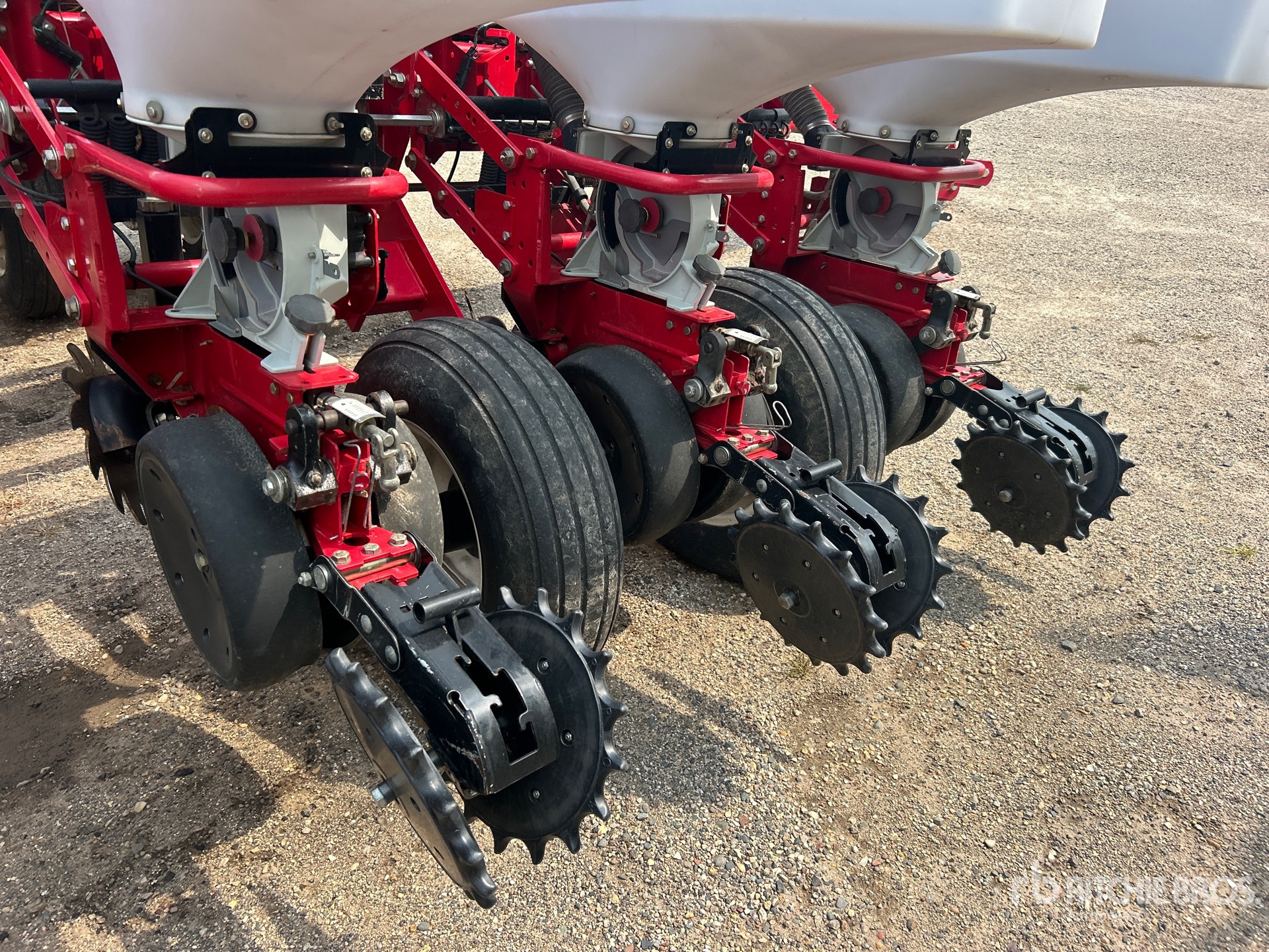 2013 Massey Ferguson 8186