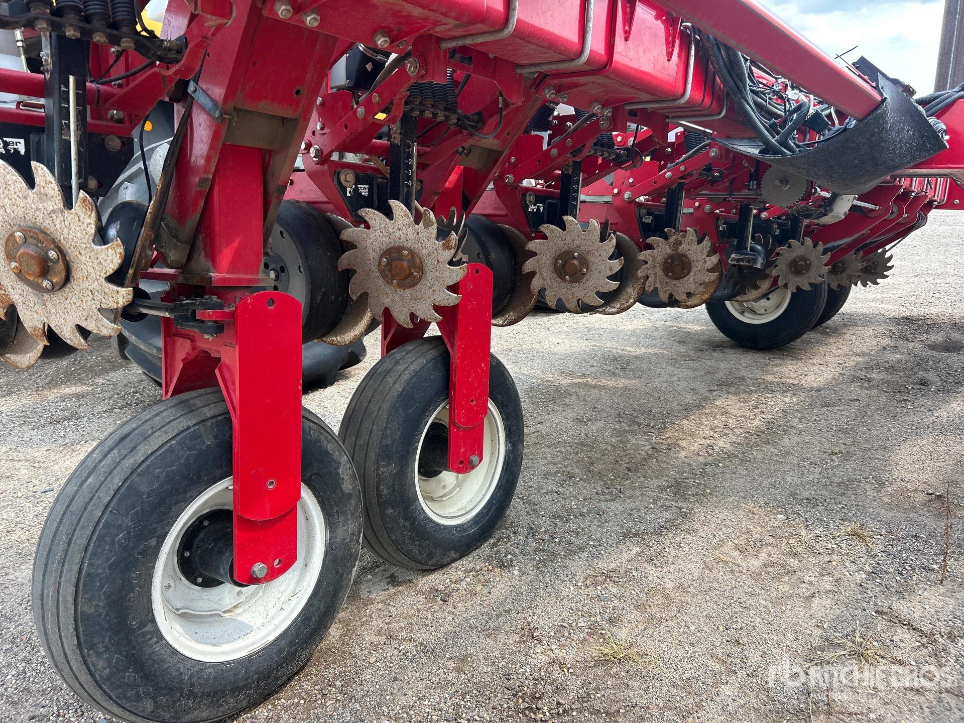 2013 Massey Ferguson 8186