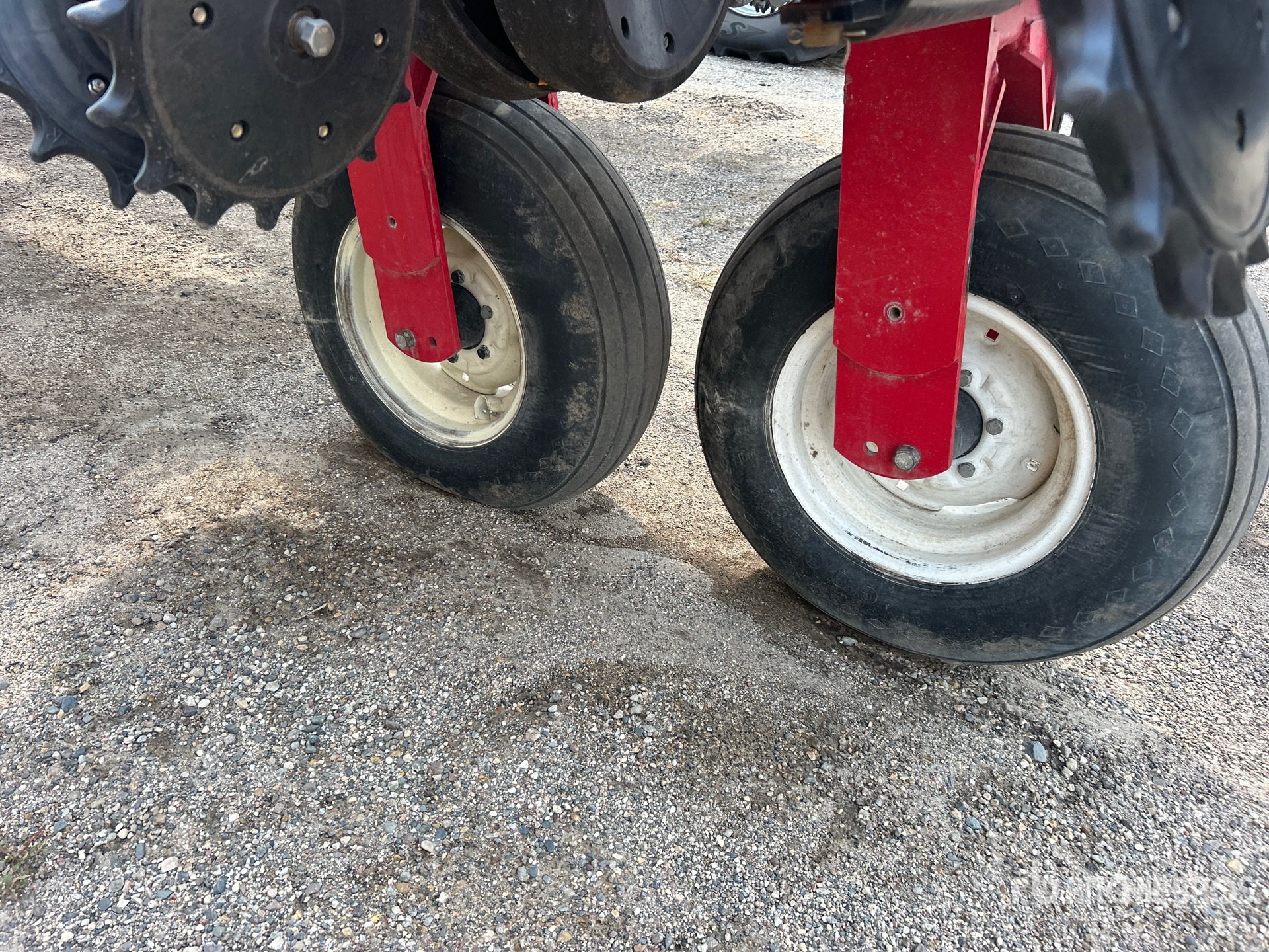 2013 Massey Ferguson 8186
