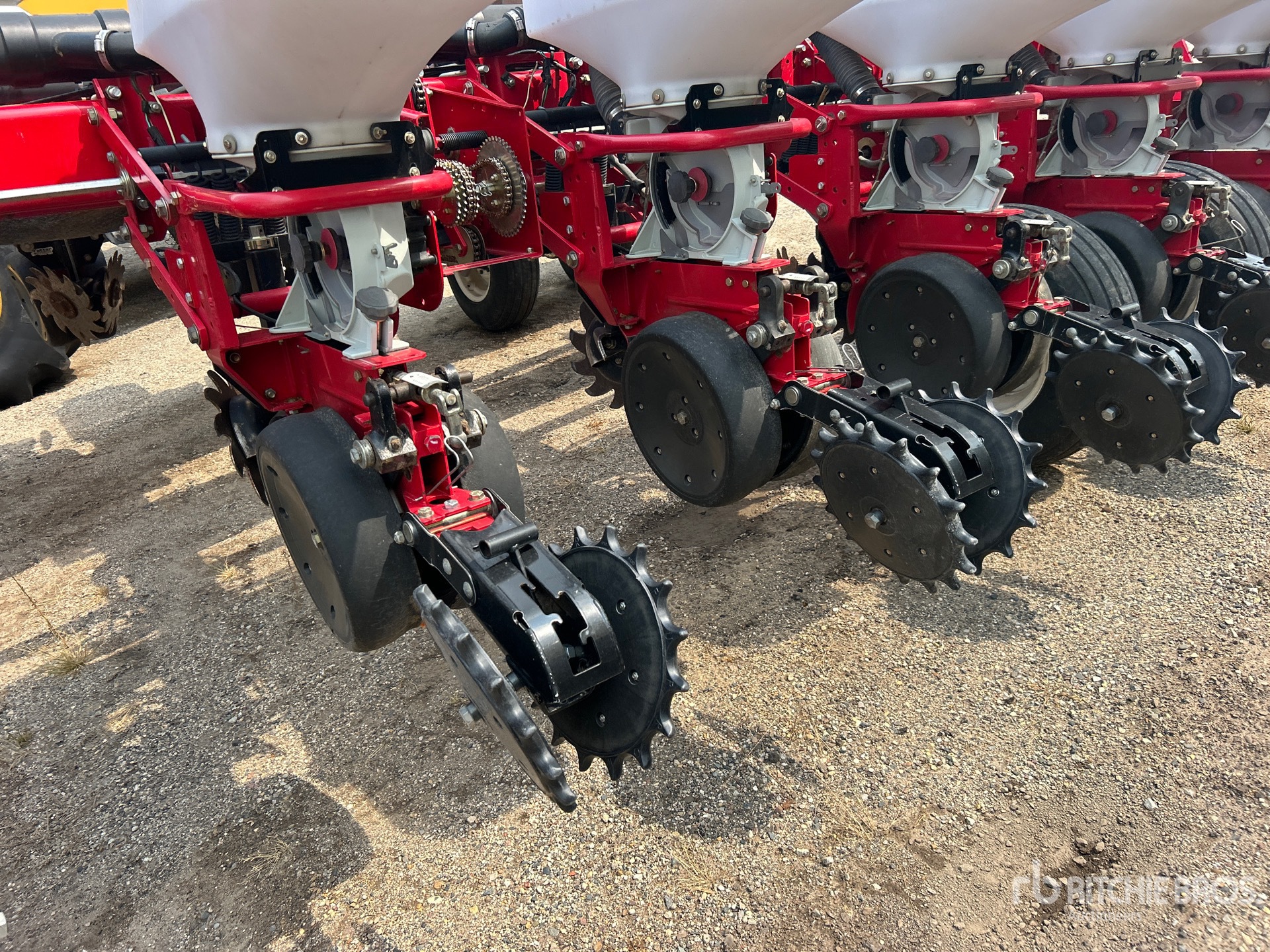 2013 Massey Ferguson 8186
