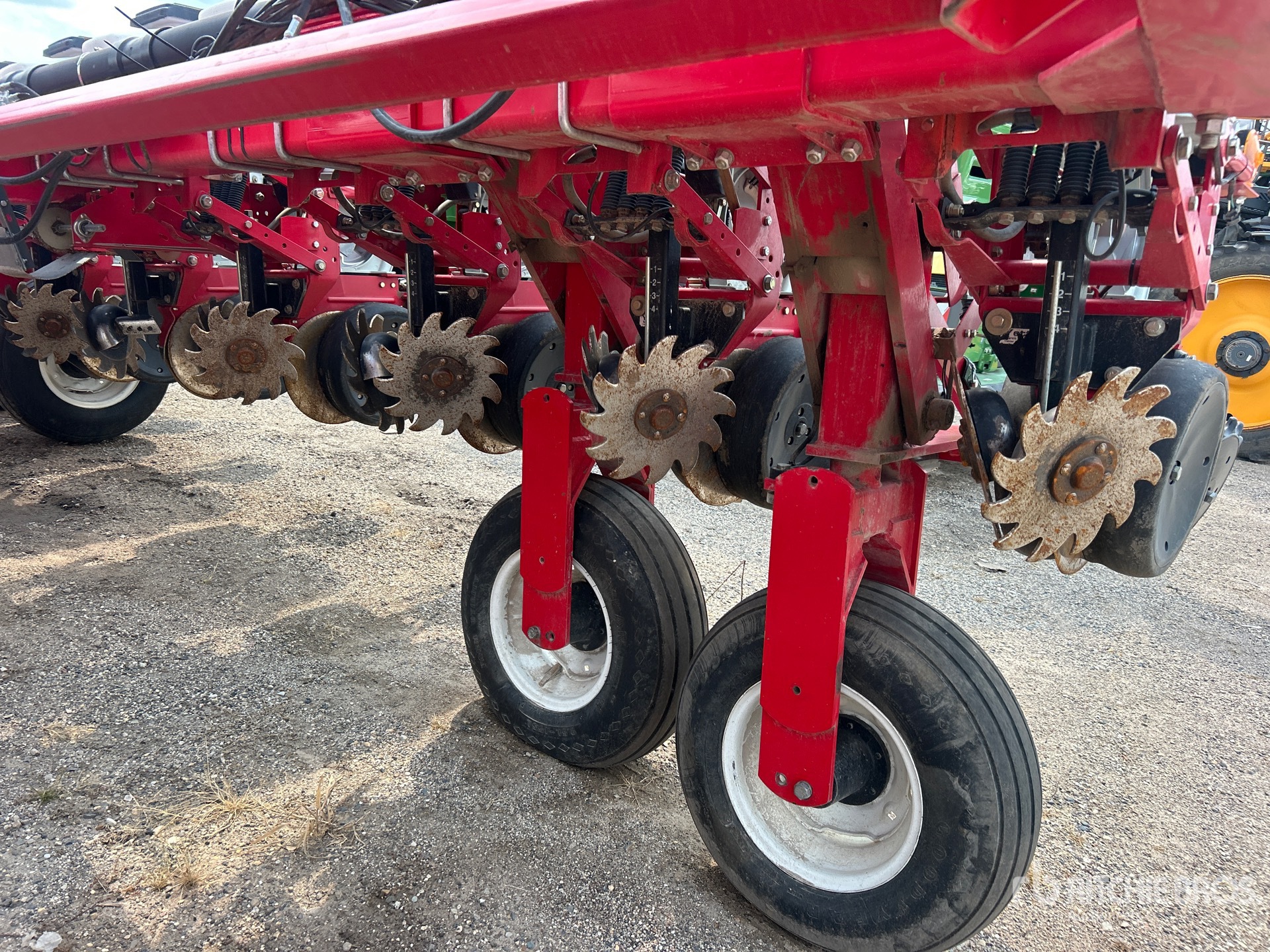 2013 Massey Ferguson 8186