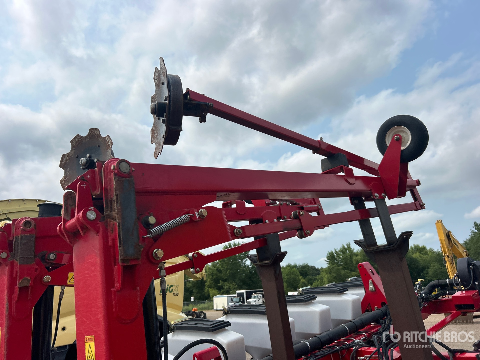 2013 Massey Ferguson 8186