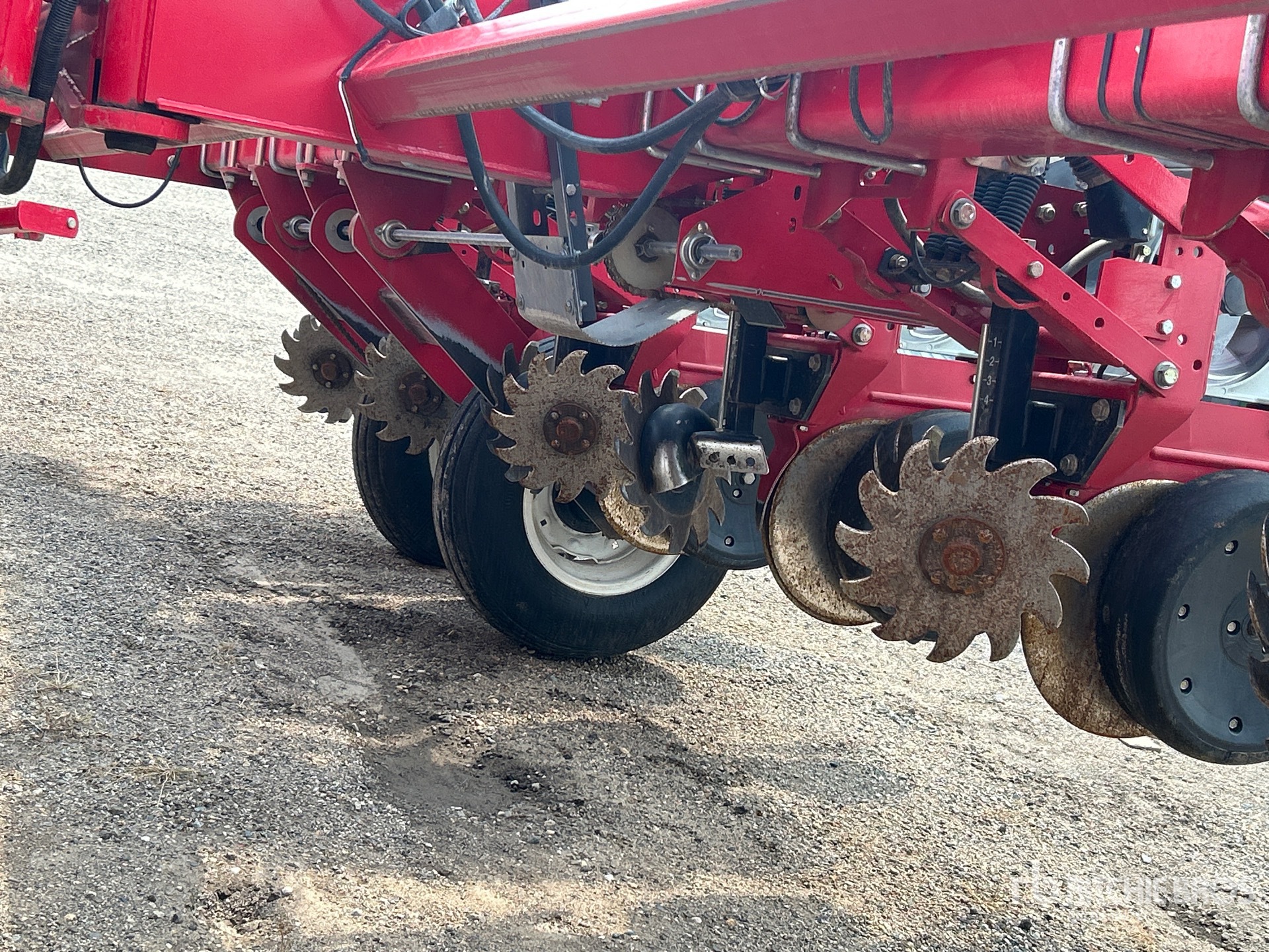 2013 Massey Ferguson 8186