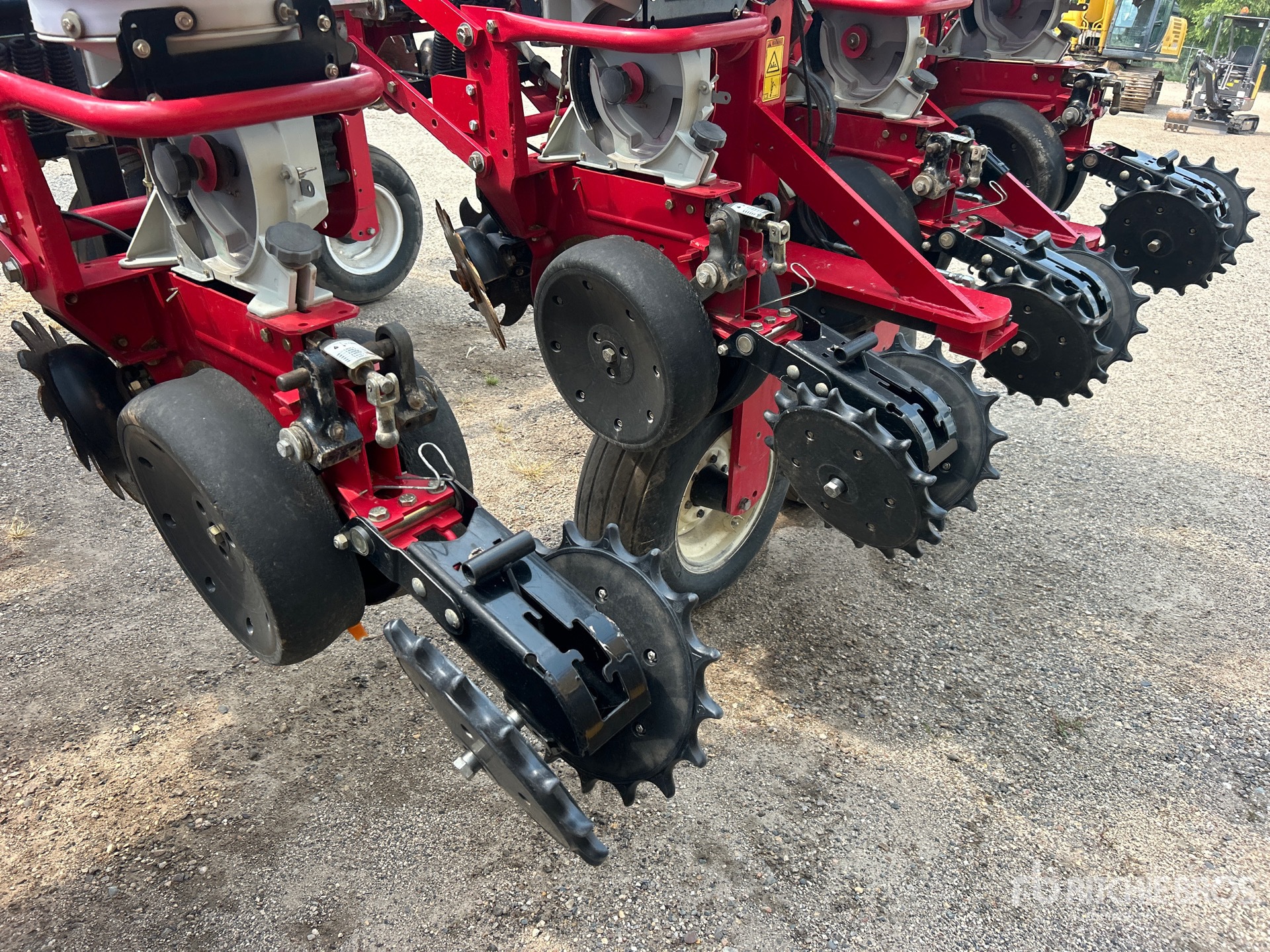2013 Massey Ferguson 8186