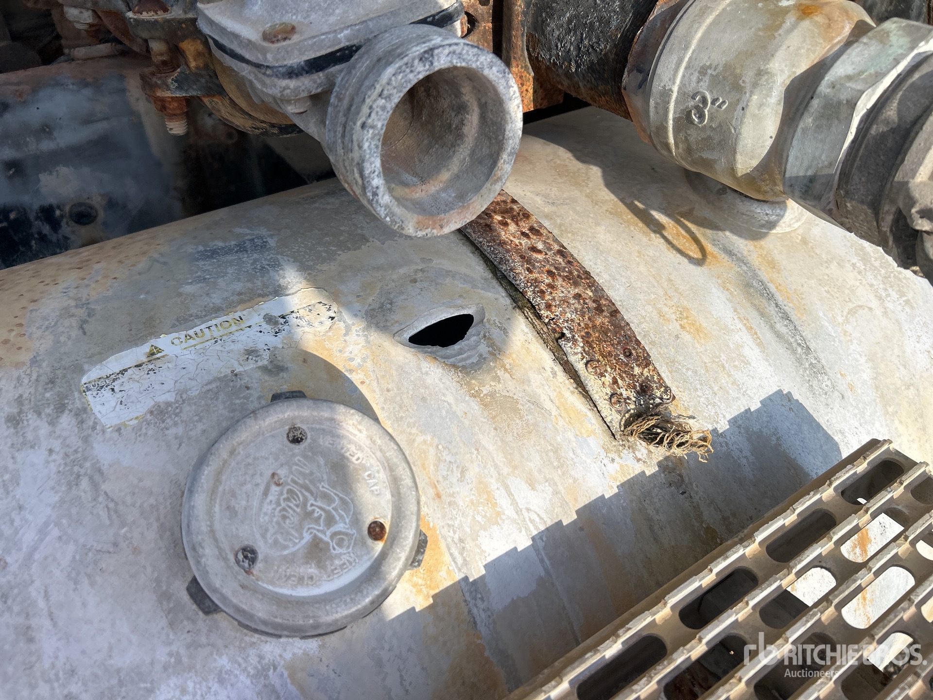 1999 Mack CH613