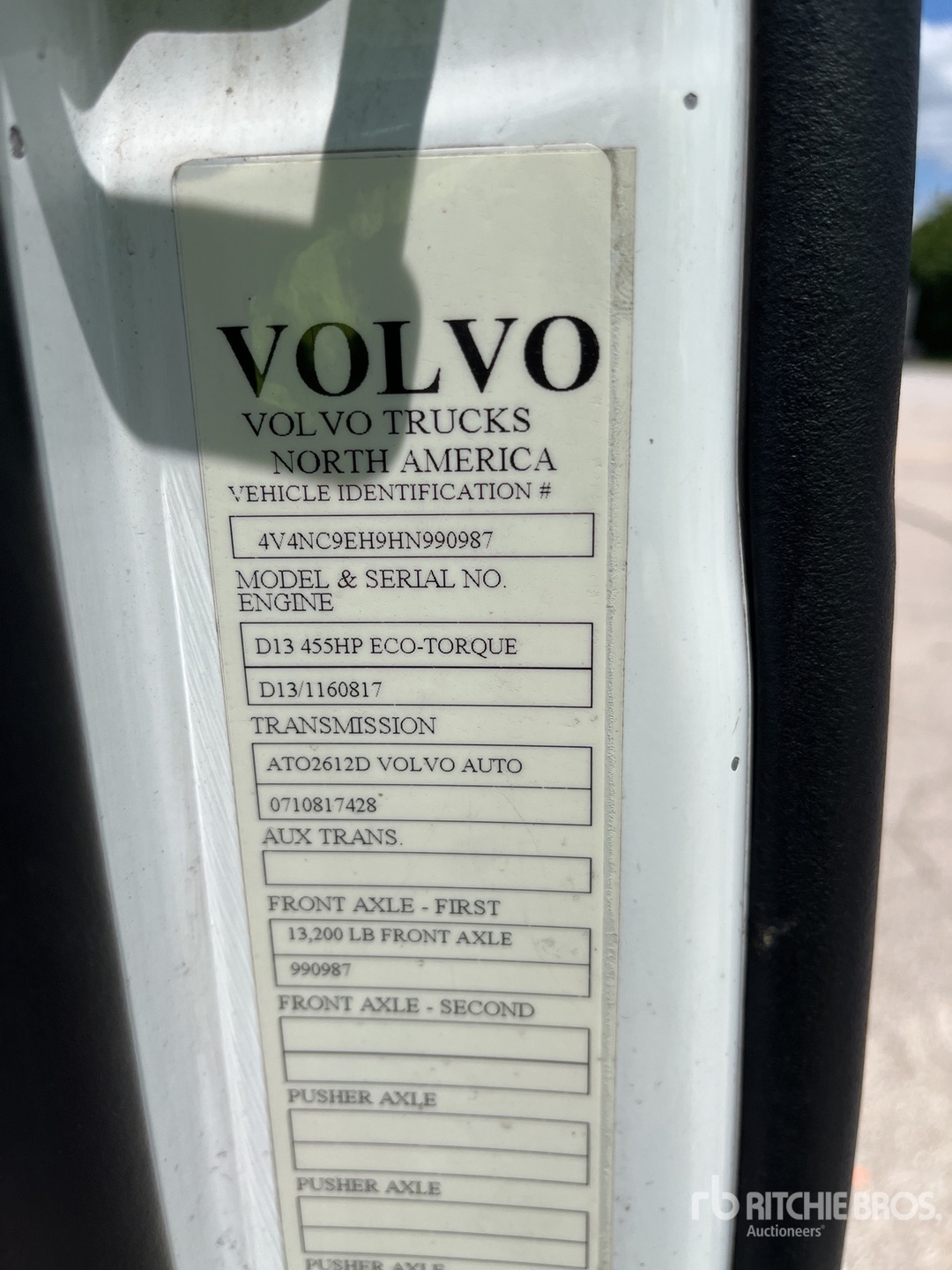 Photo of a 2017 Volvo VNL