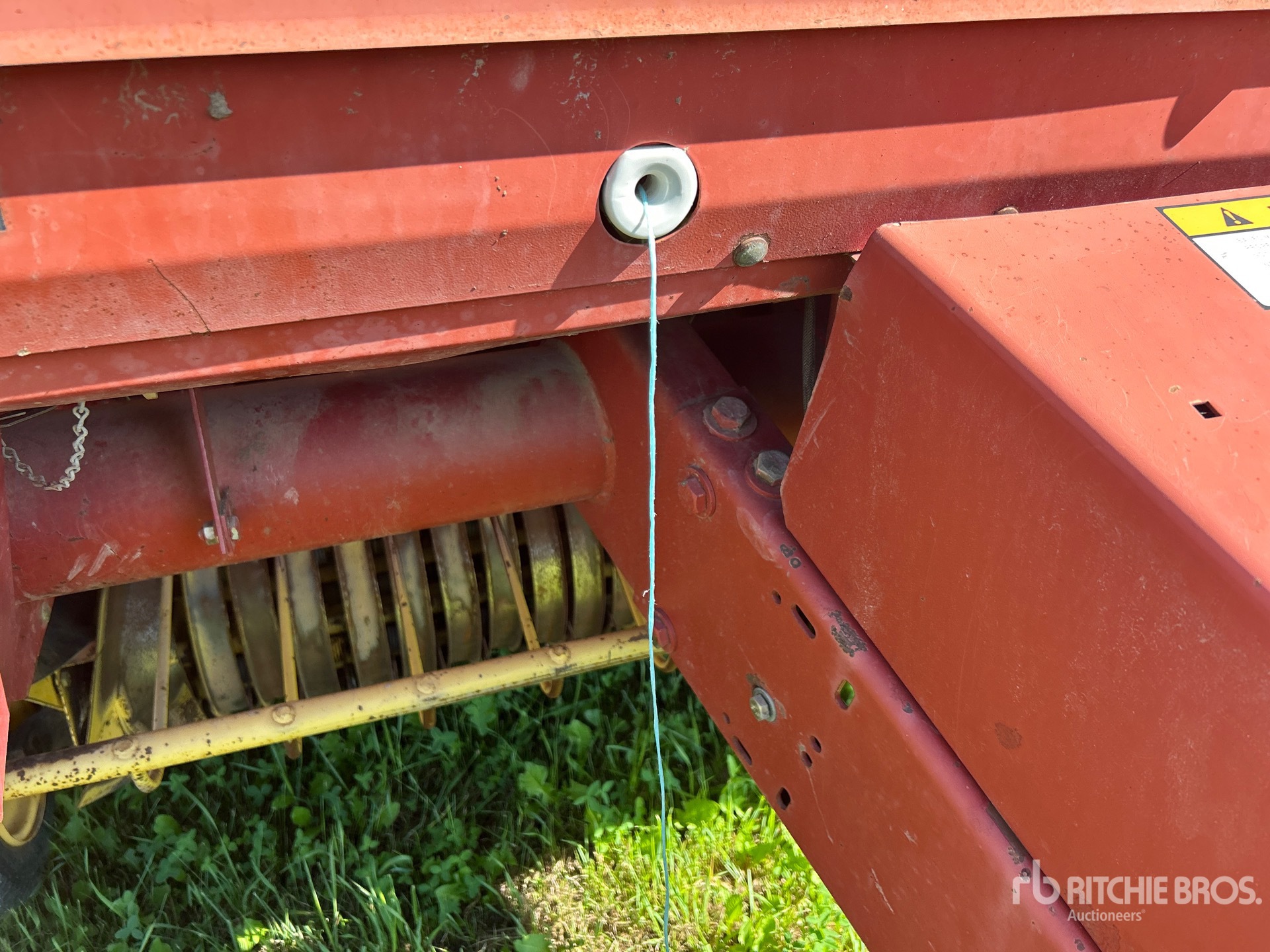 1998 New Holland 664
