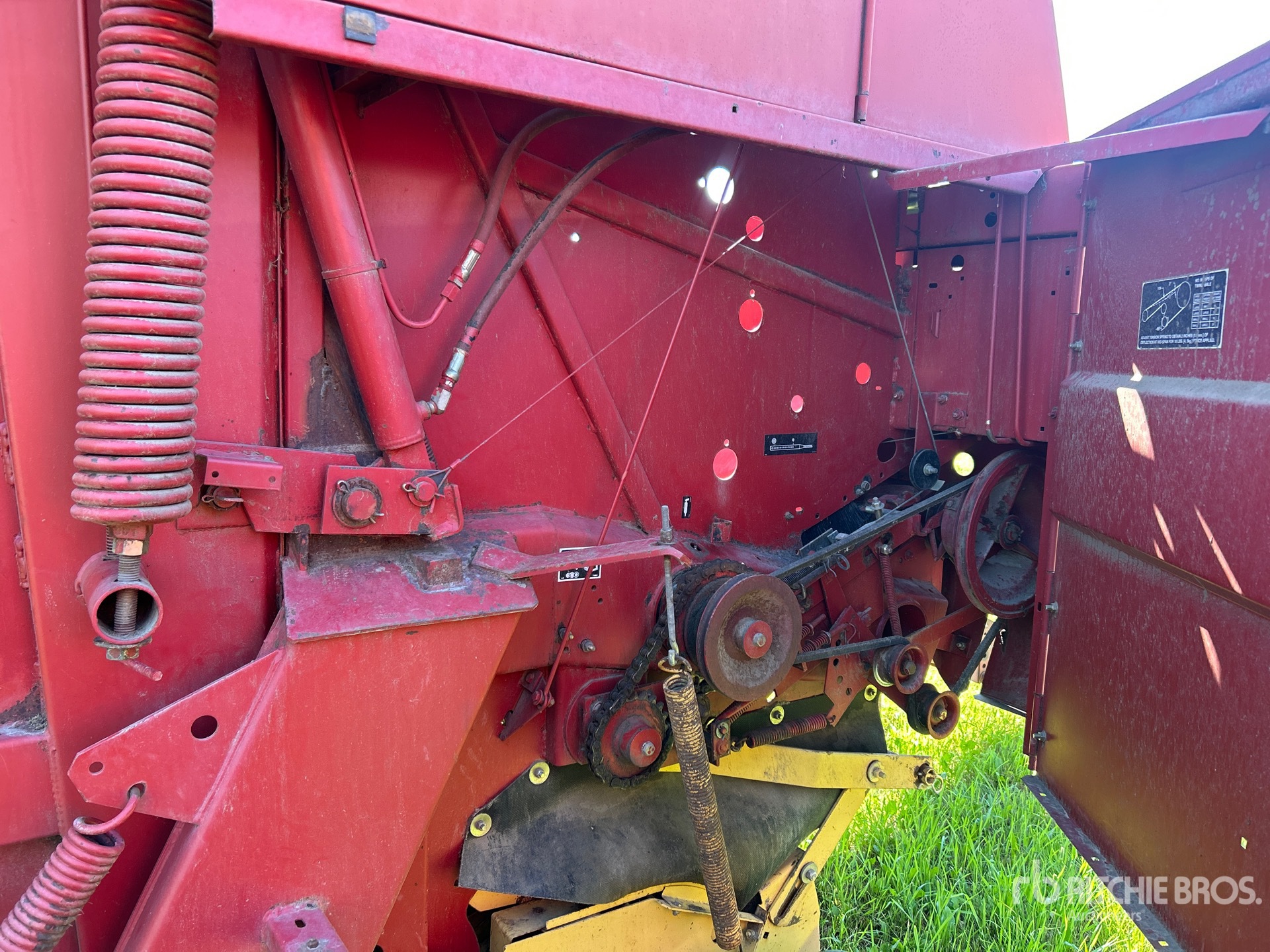 1998 New Holland 664