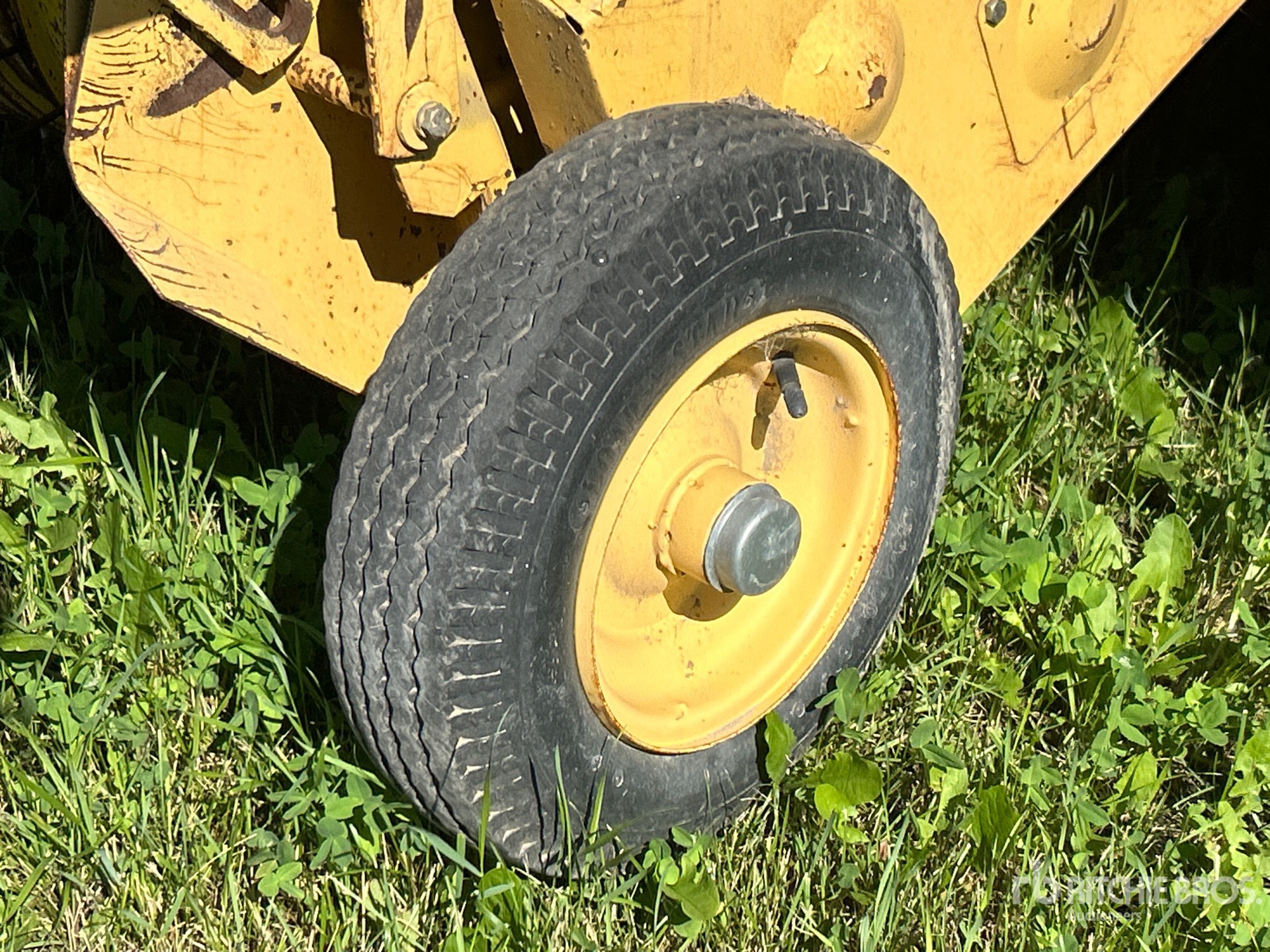 1998 New Holland 664