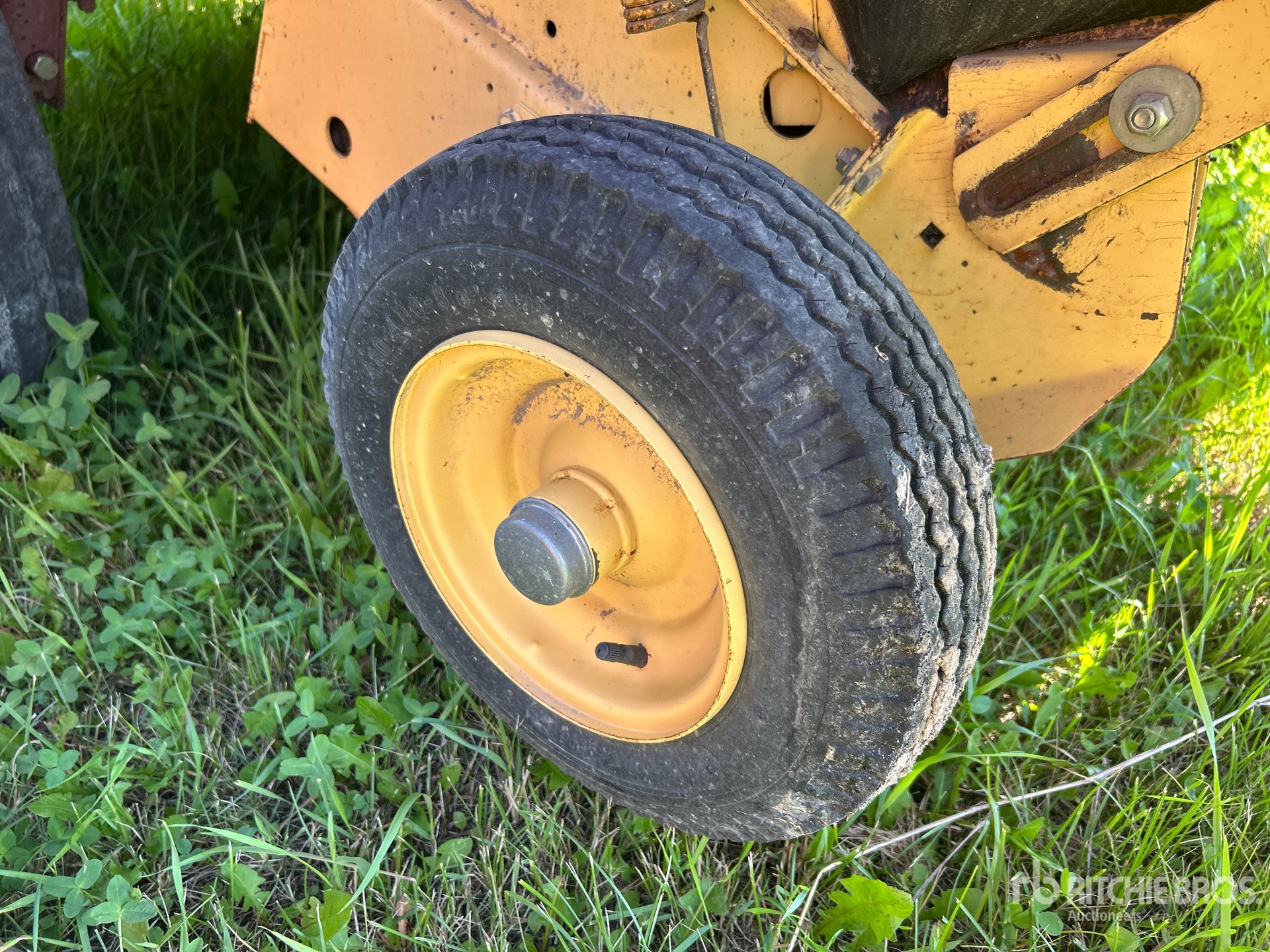 1998 New Holland 664