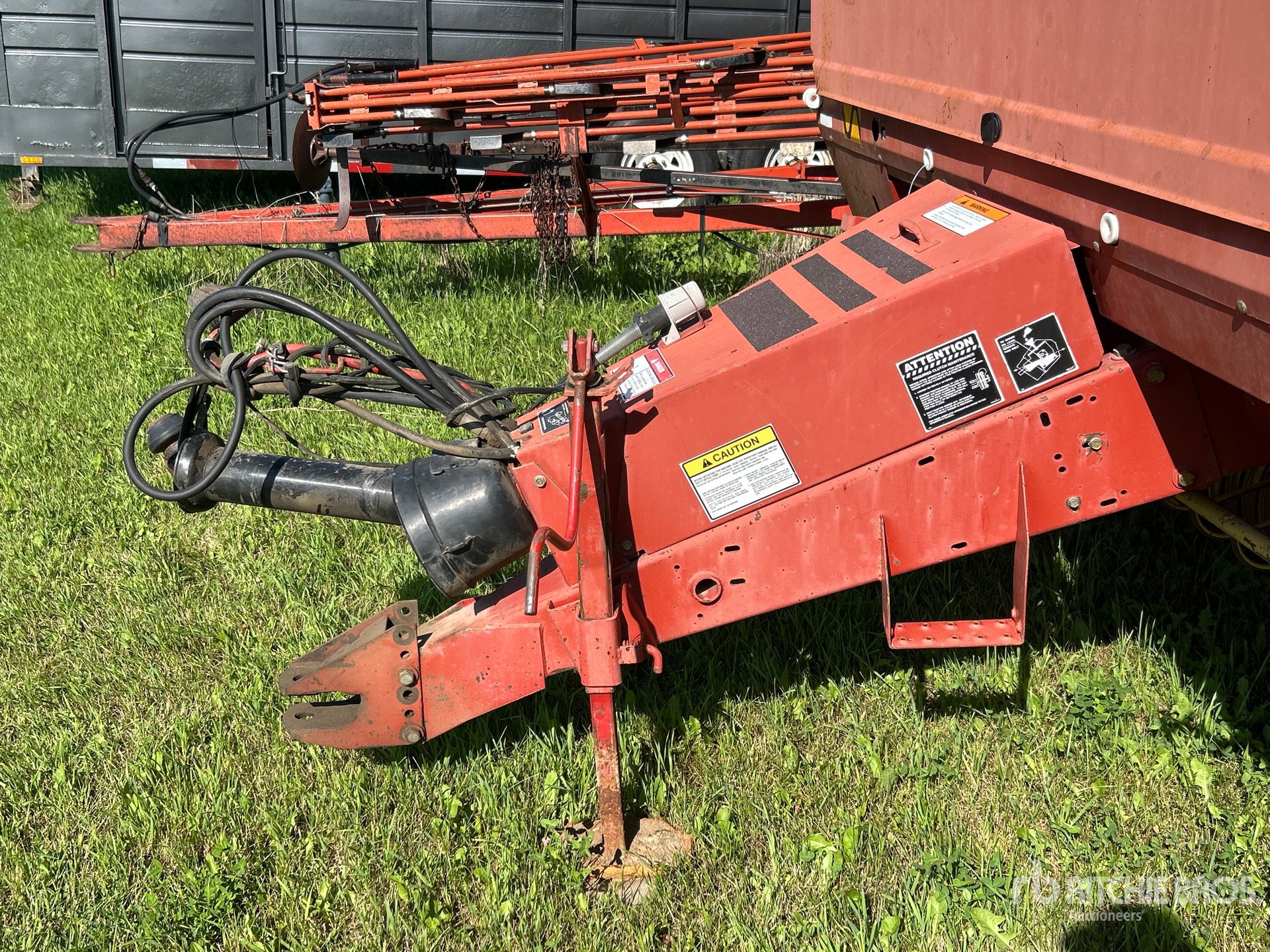 1998 New Holland 664