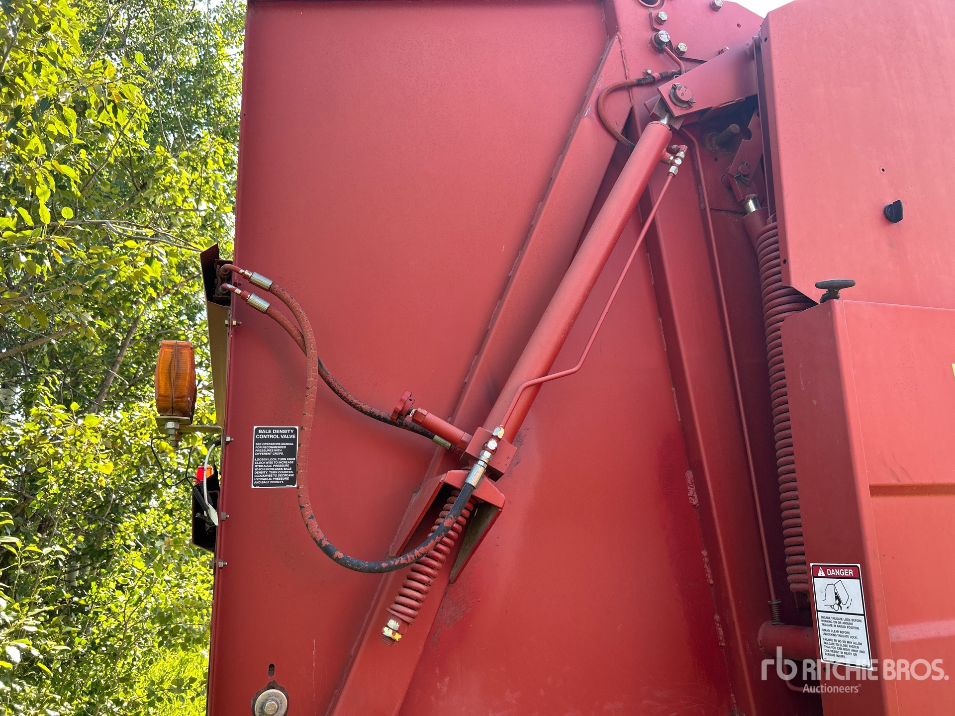 1998 New Holland 664
