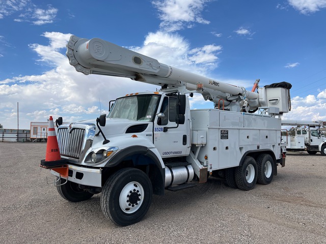 2011 Altec AM55 55 ft on 2012 International 7400 SFA 6x6 Bucket Truck