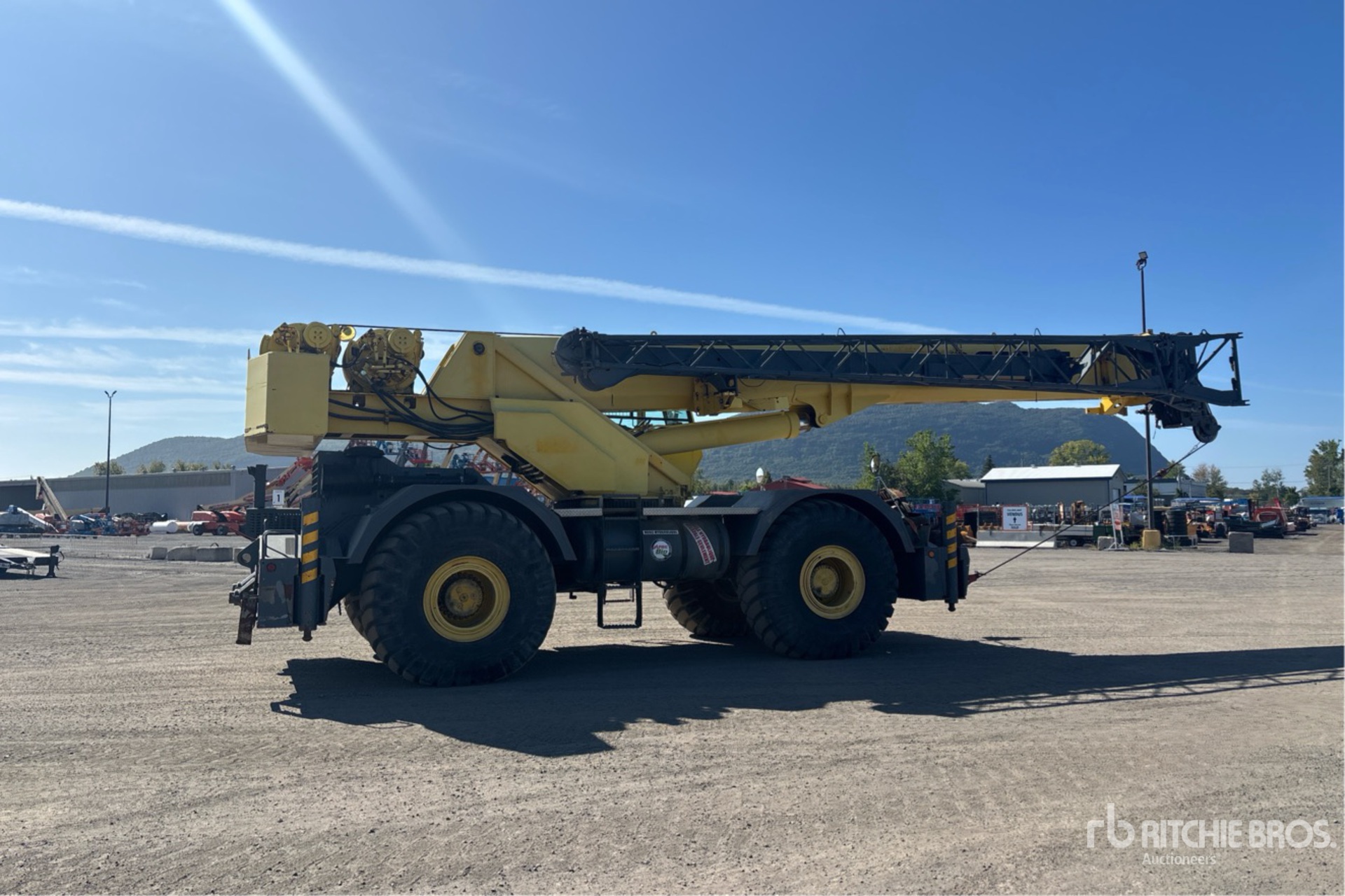 2000 Grove RT760E