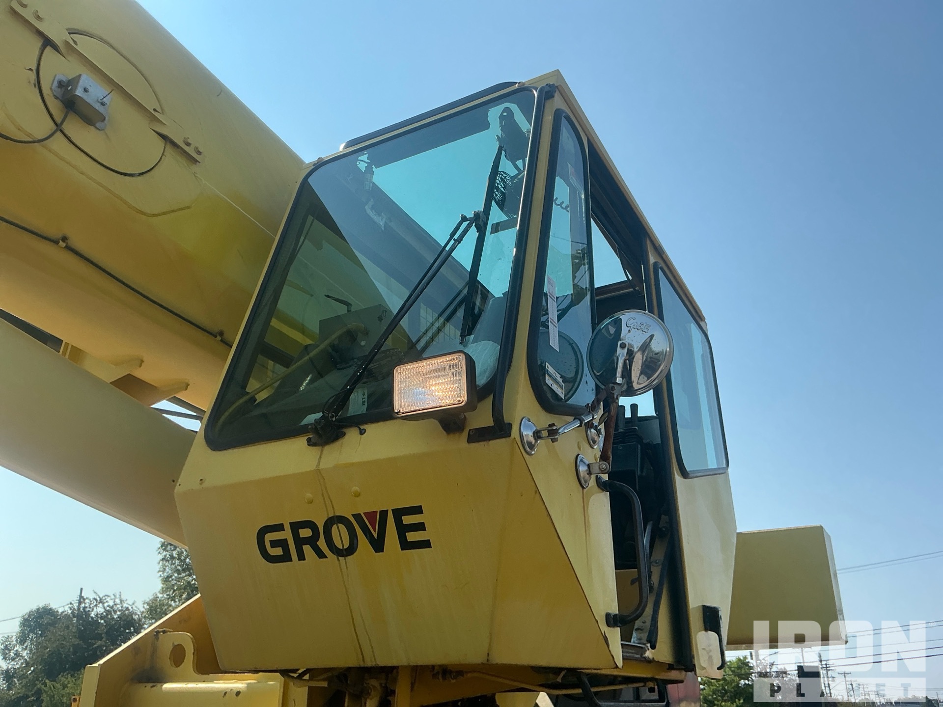 2000 Grove RT760E