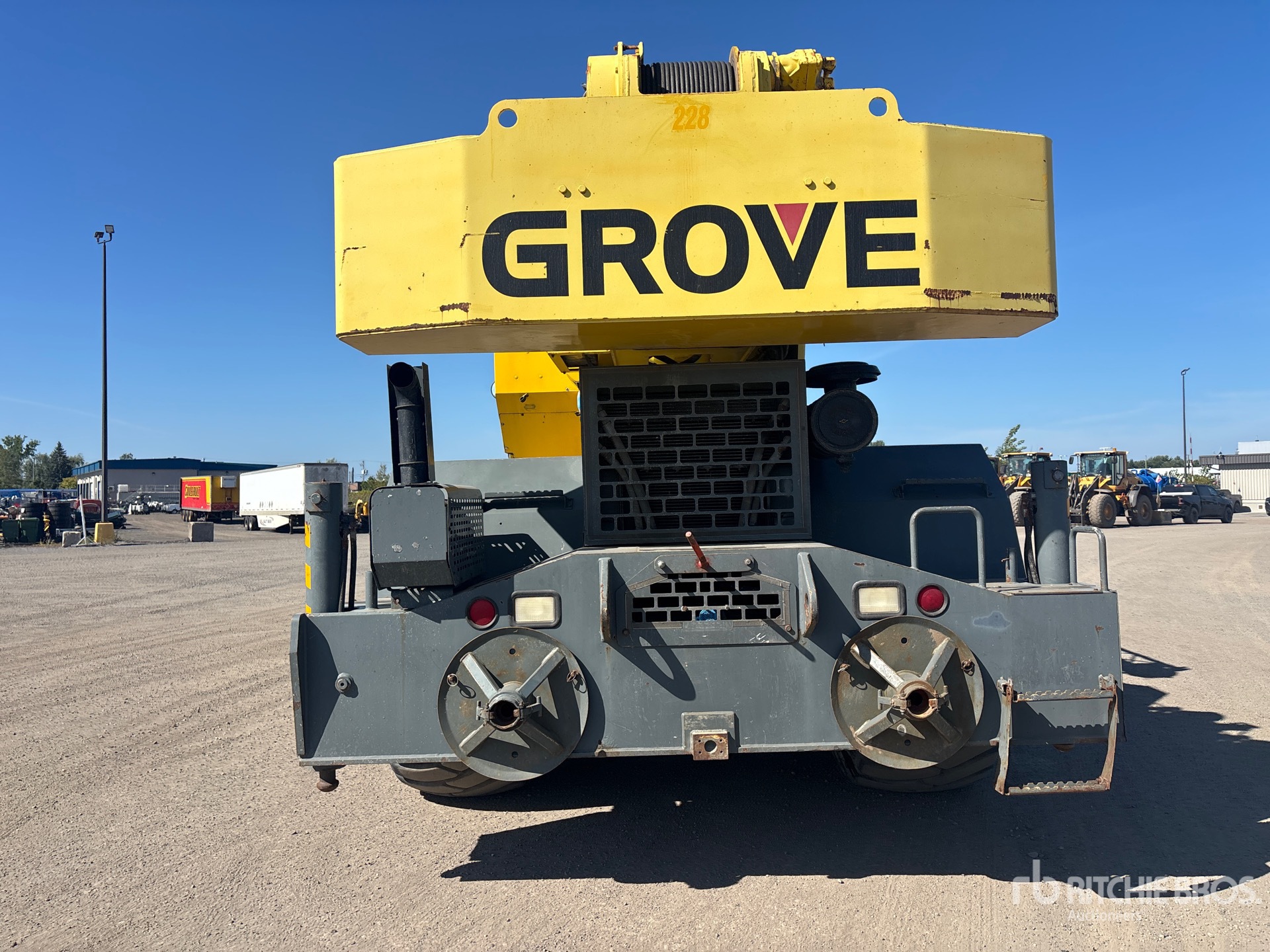 2000 Grove RT760E