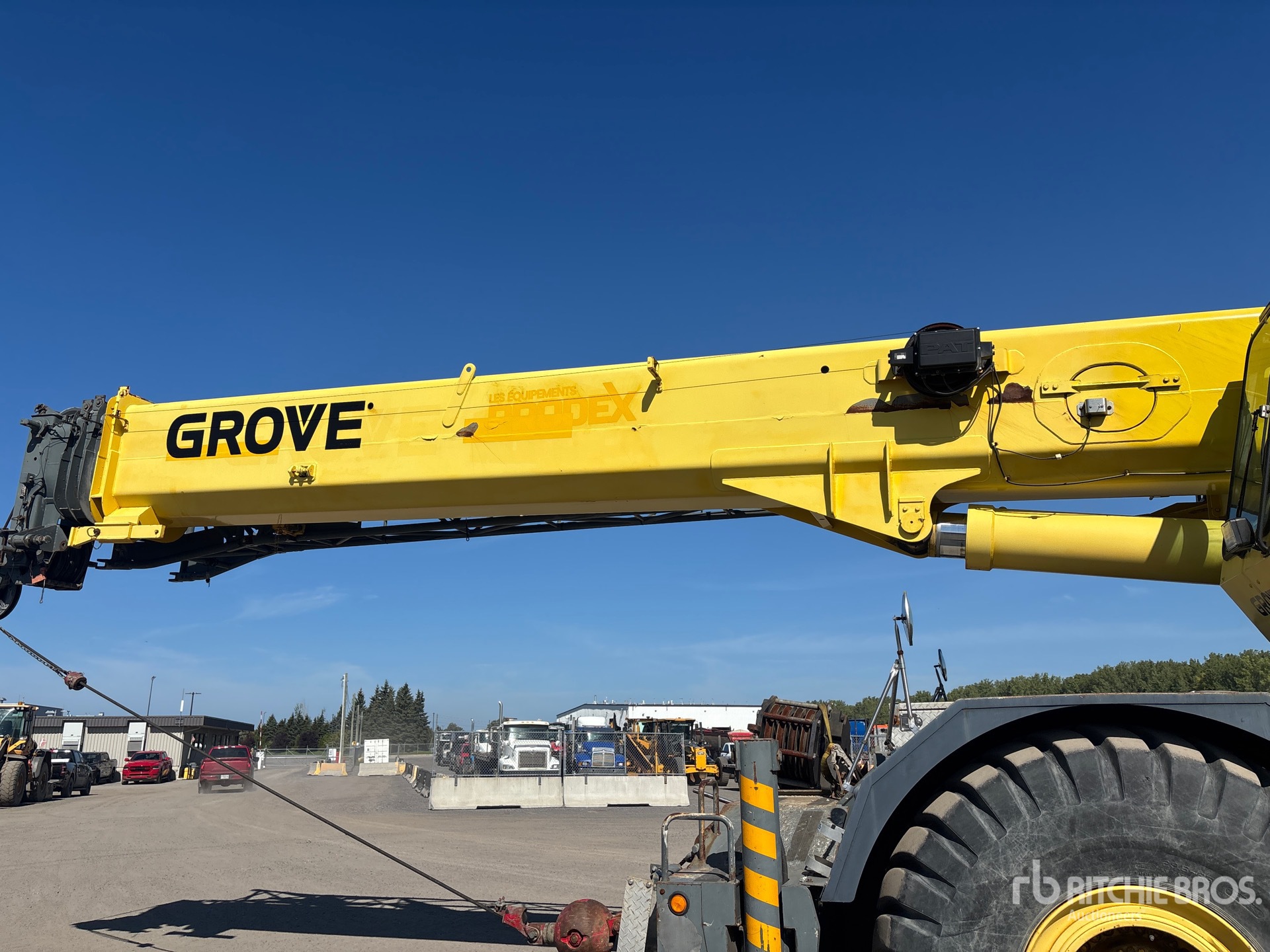 2000 Grove RT760E