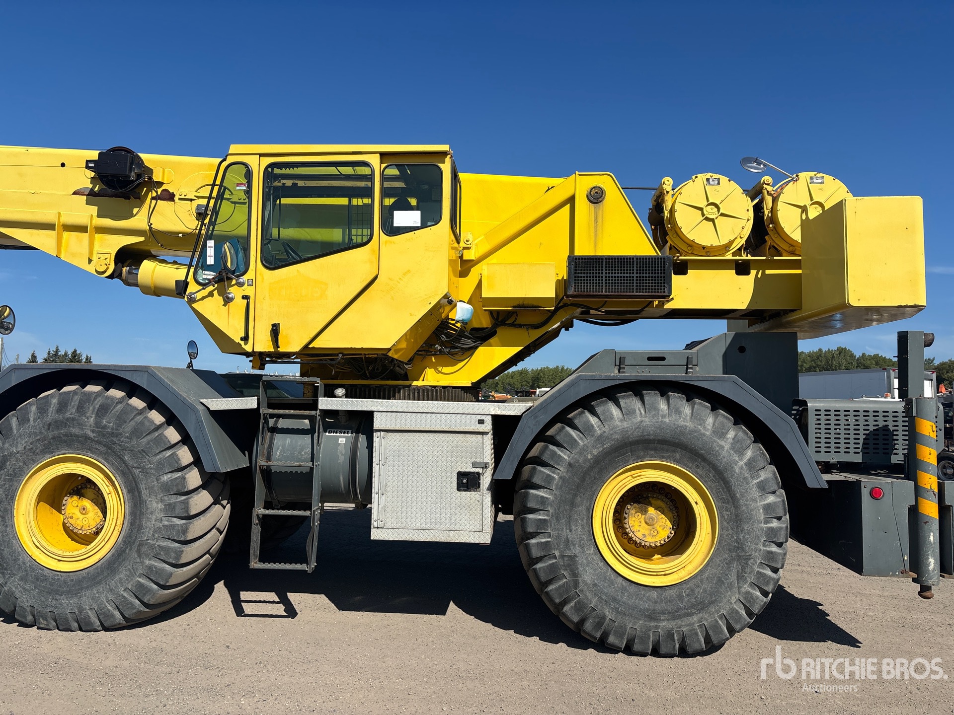 2000 Grove RT760E