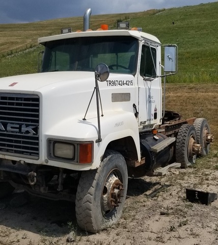 1996 Mack CH613 Cab & Chassis