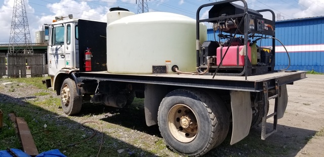 1990 (unverified) Mack Mid-Liner Cab & Chassis