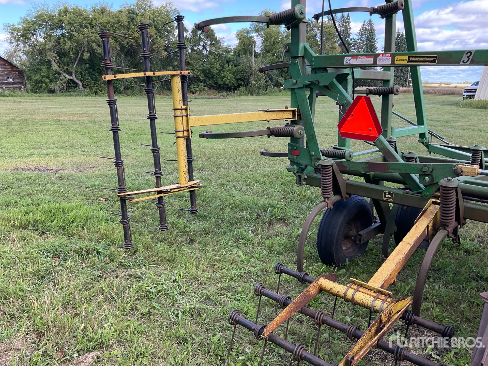 John Deere 1610