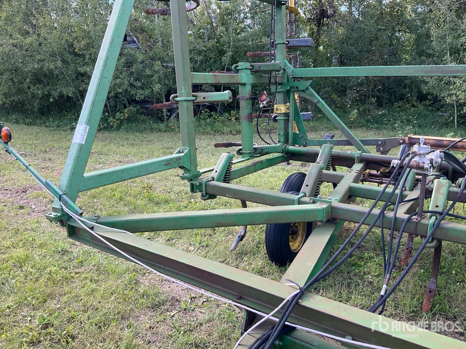 John Deere 1610