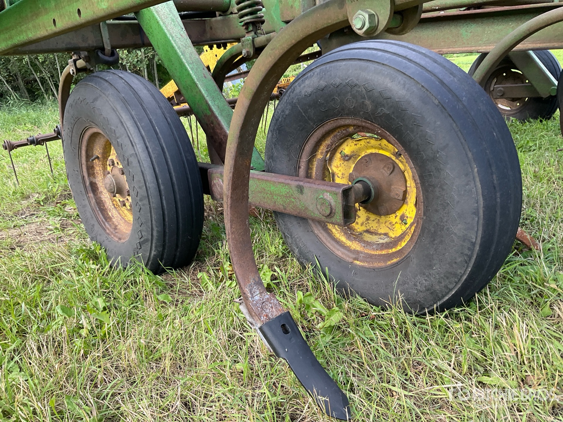 John Deere 1610