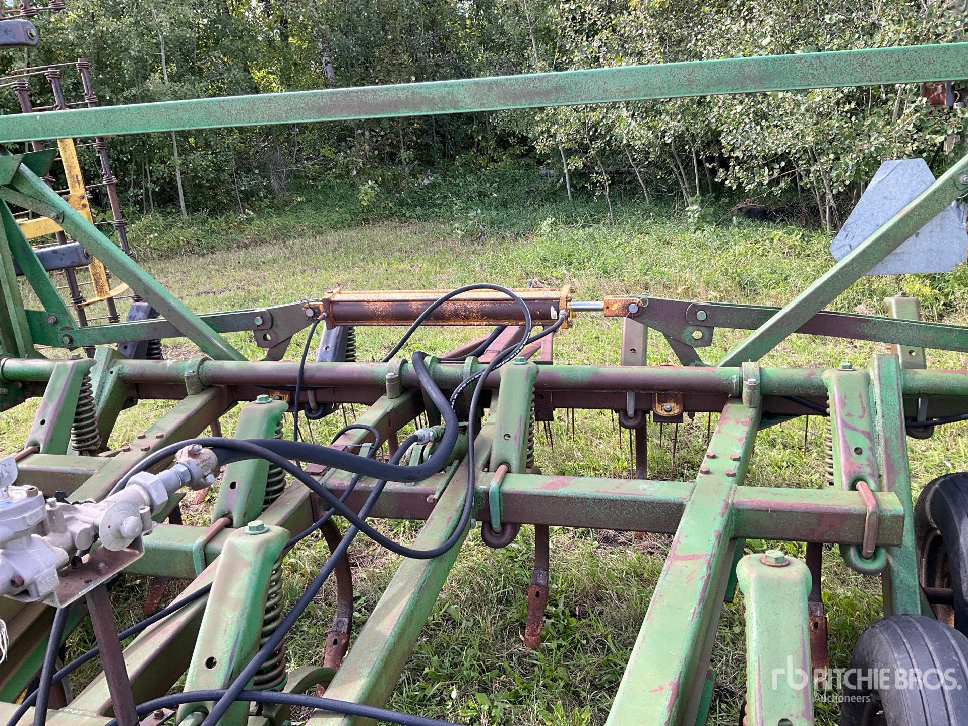 John Deere 1610