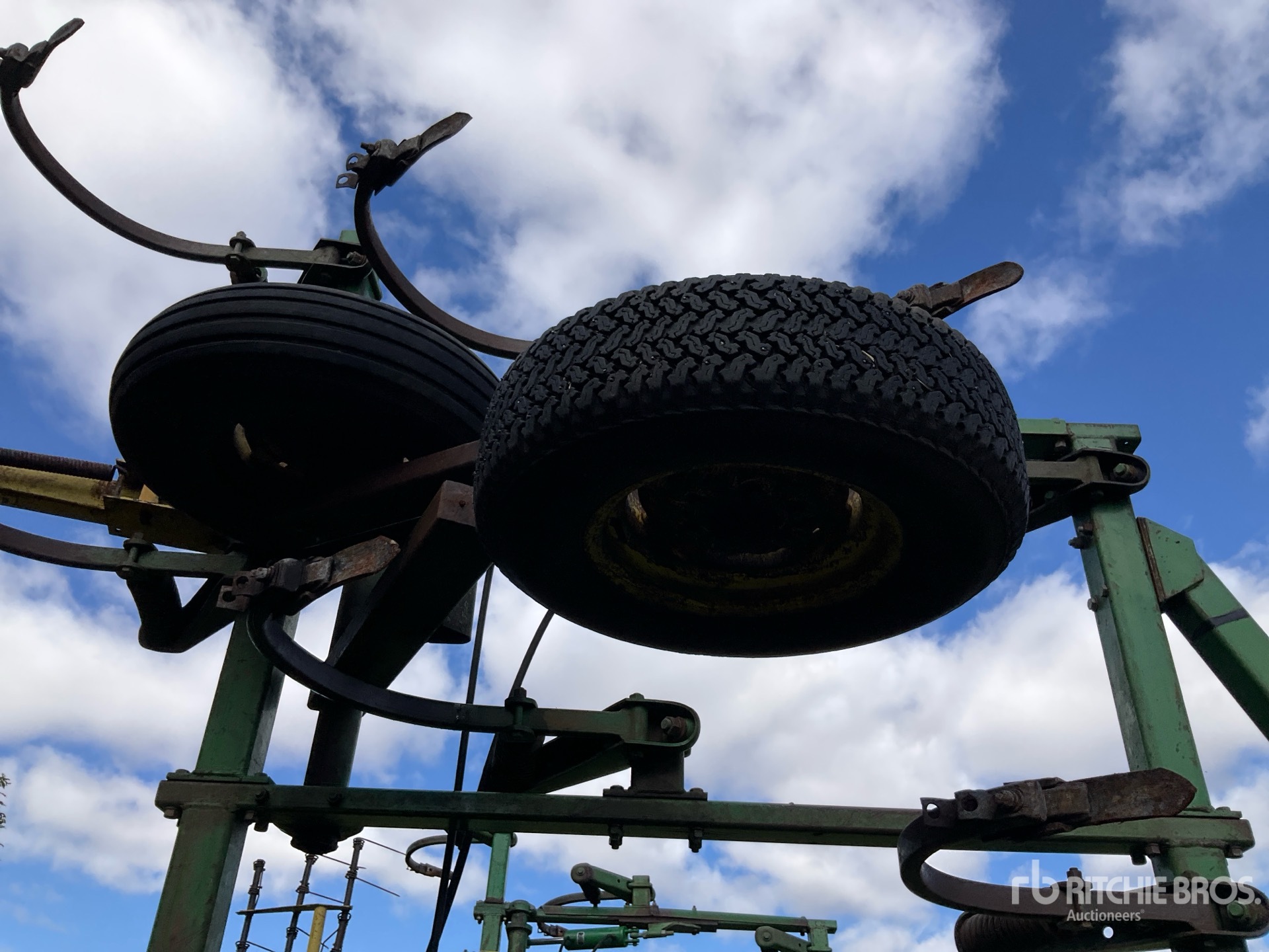 John Deere 1610