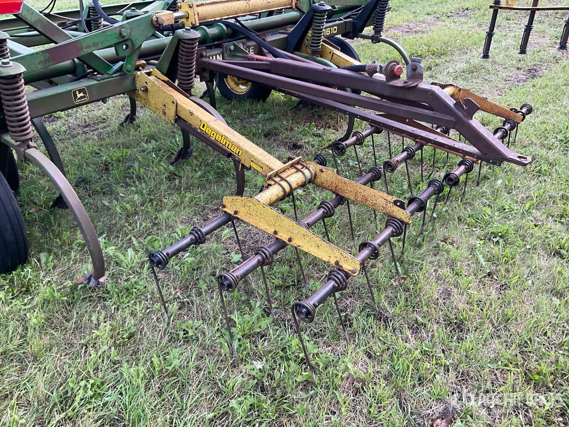 John Deere 1610