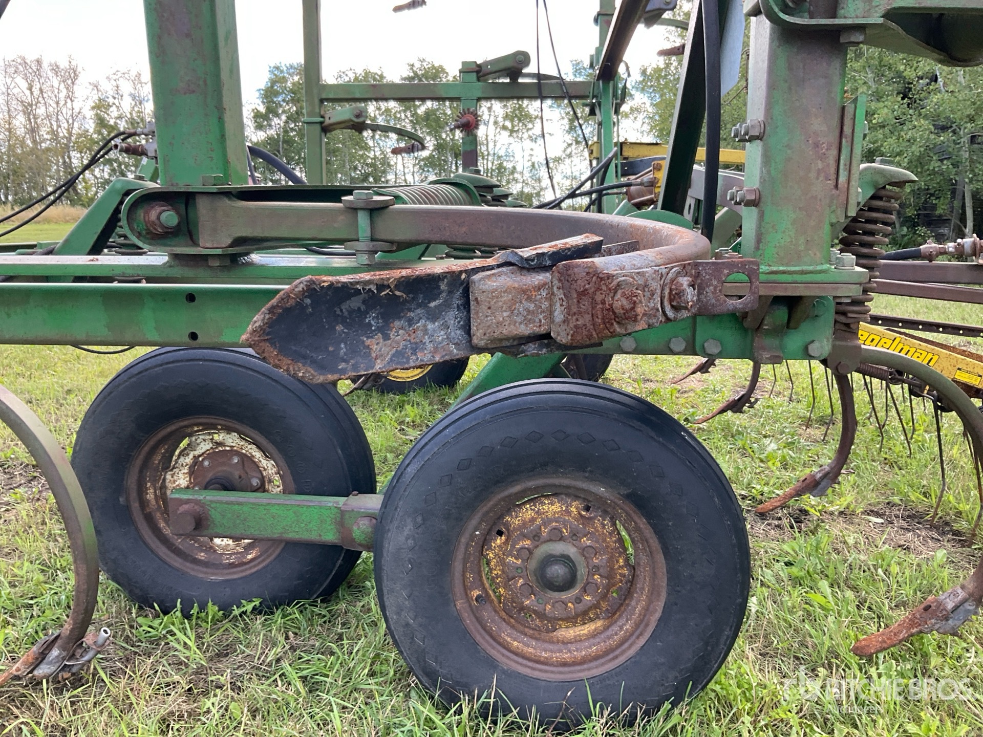 John Deere 1610