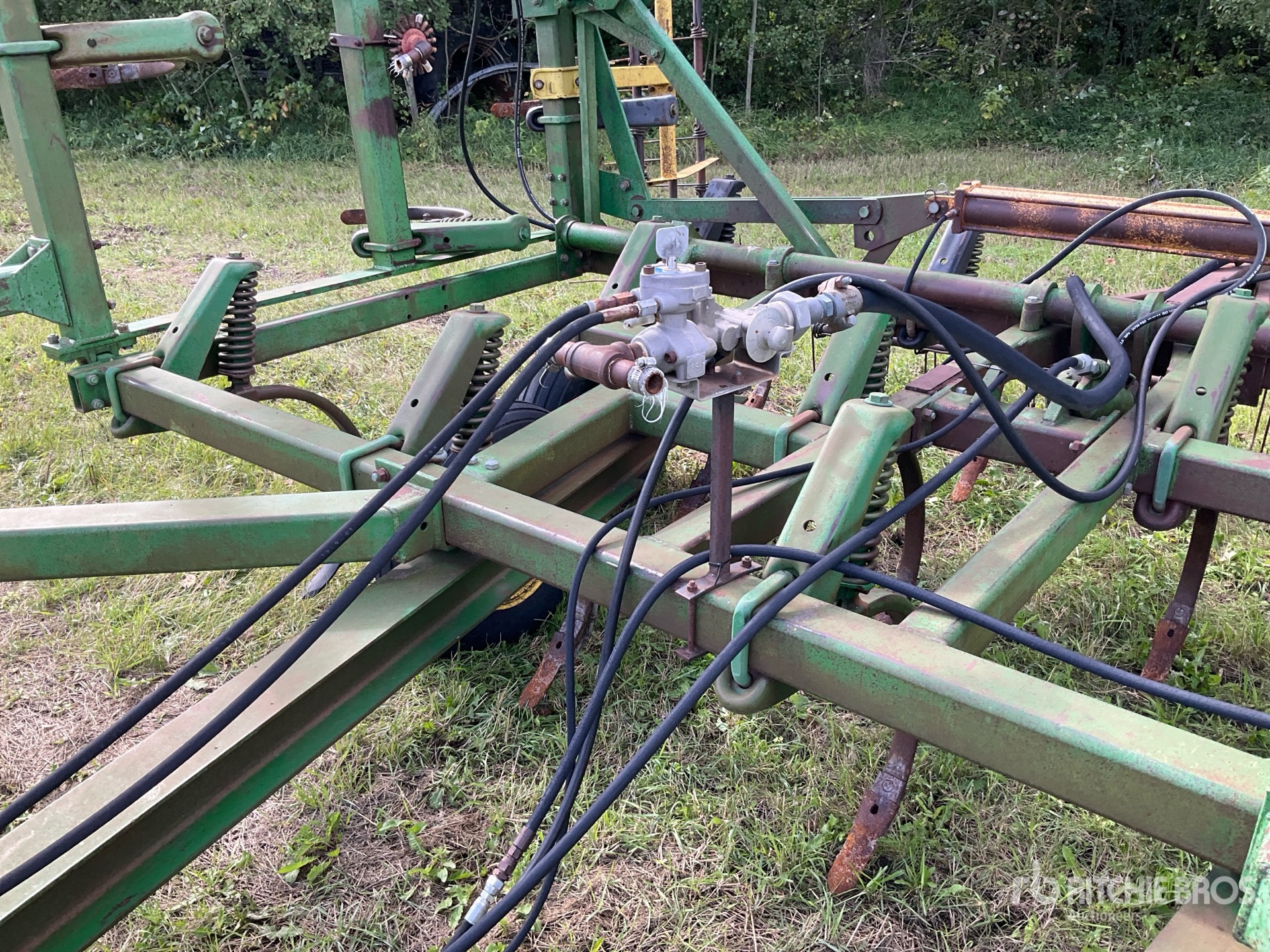 John Deere 1610